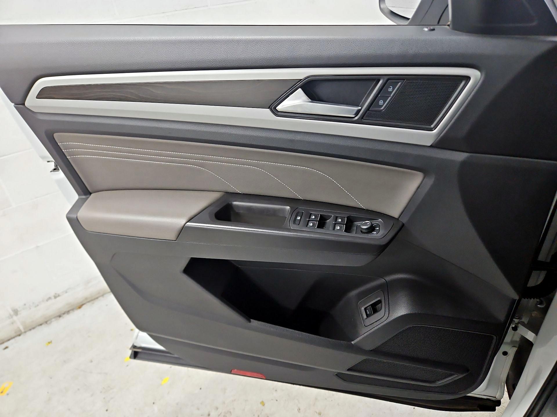 Thumbnail: 2023 Volkswagen Atlas - 12