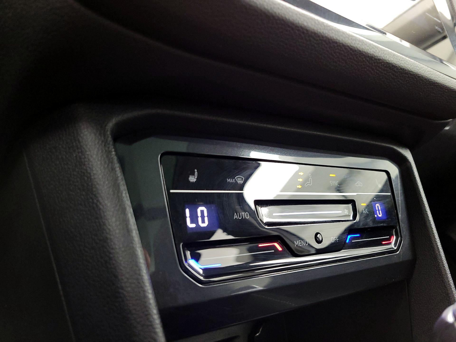 Thumbnail: 2023 Volkswagen Tiguan - 16