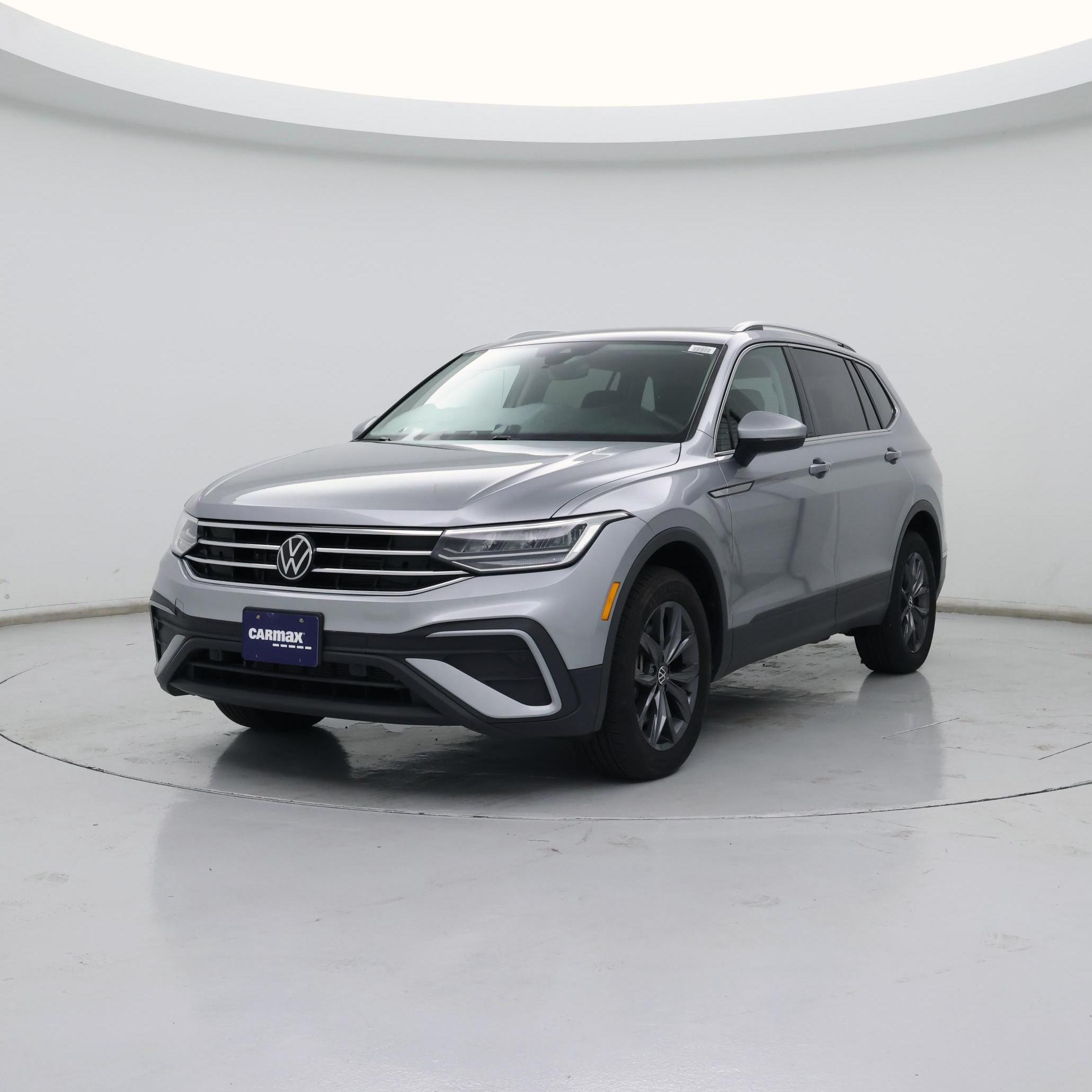 Thumbnail: 2023 Volkswagen Tiguan - 4