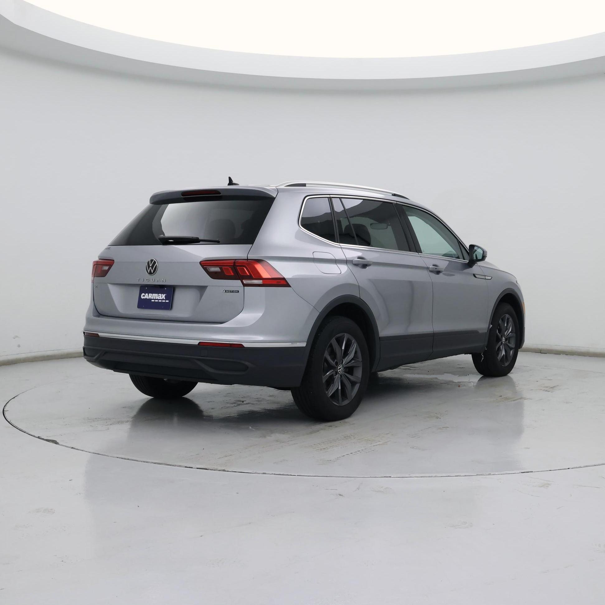 Thumbnail: 2023 Volkswagen Tiguan - 8