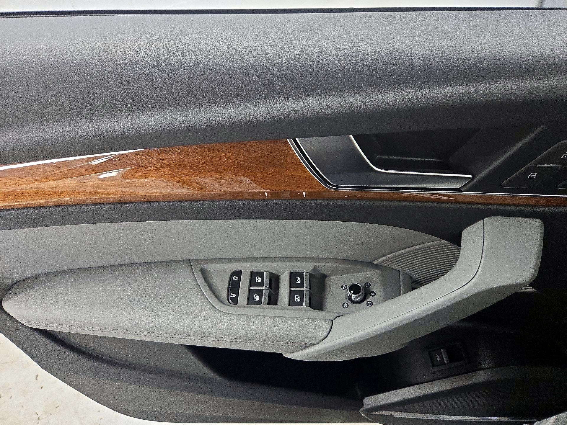 Thumbnail: 2023 Audi Q5 - 12