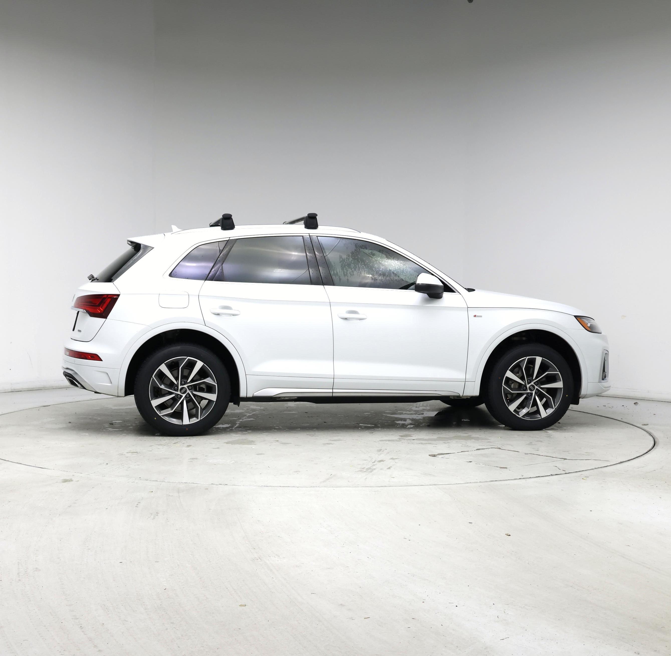 Thumbnail: 2023 Audi Q5 - 7