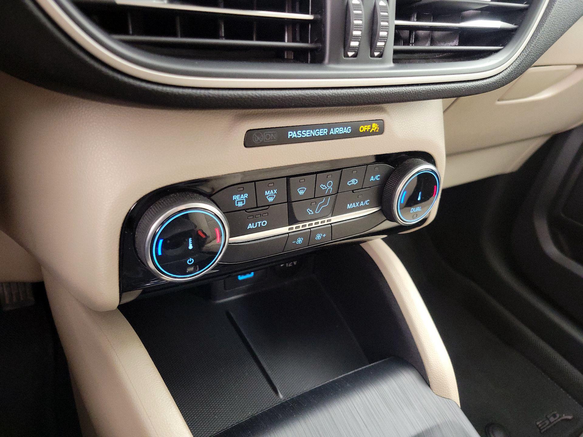 Thumbnail: 2022 Ford Escape - 16