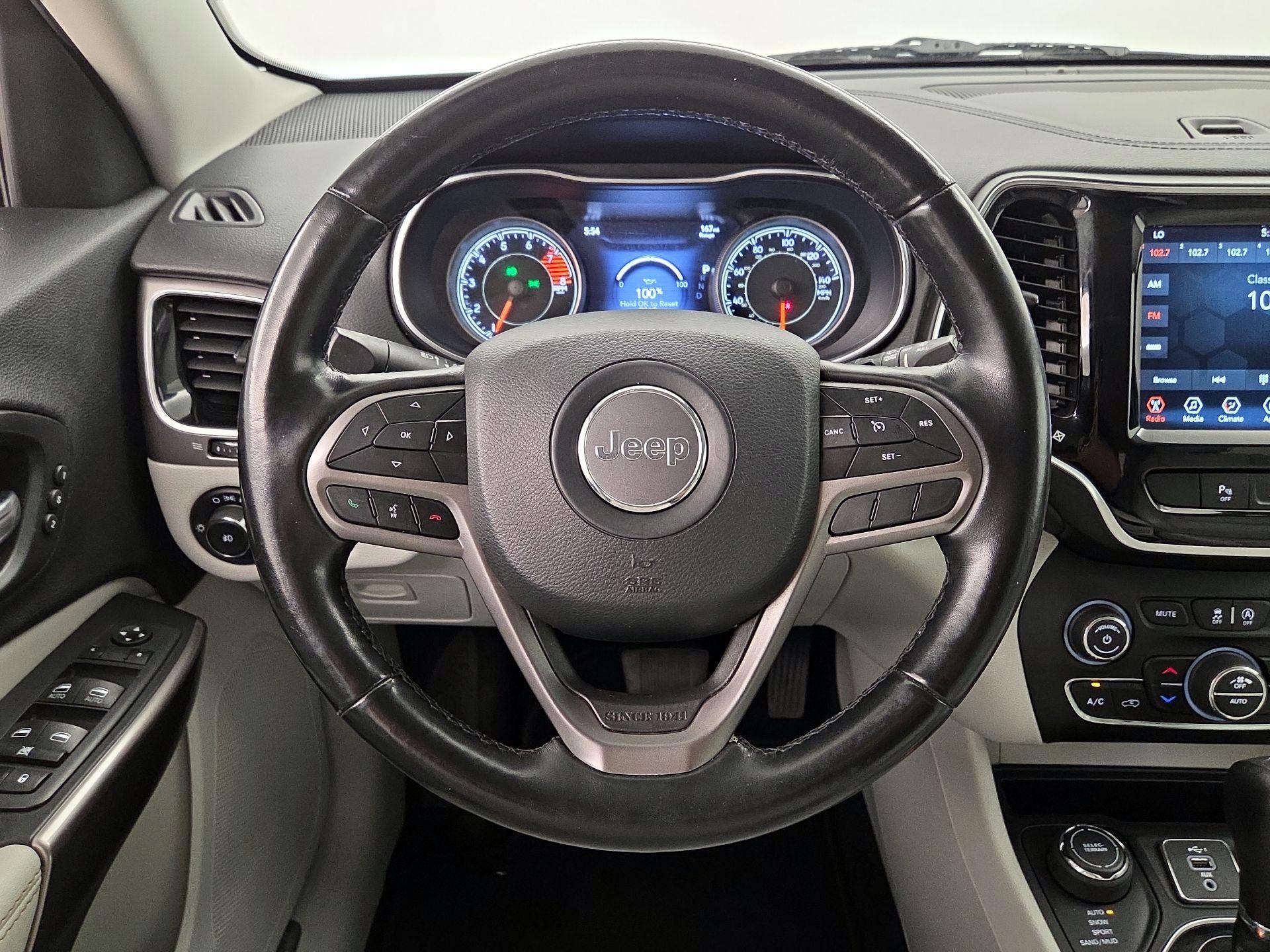 Thumbnail: 2020 Jeep Cherokee - 10