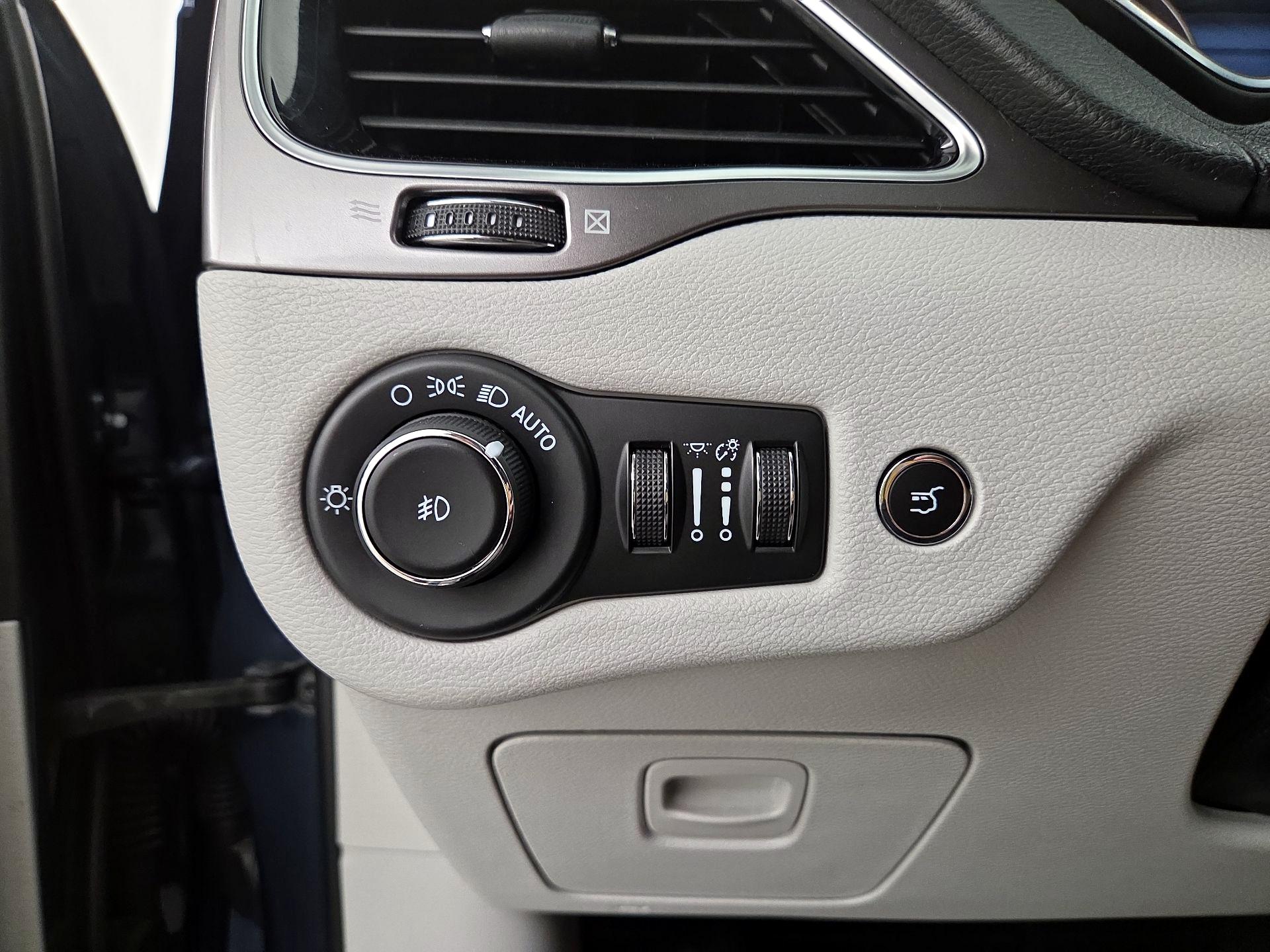 Thumbnail: 2020 Jeep Cherokee - 13