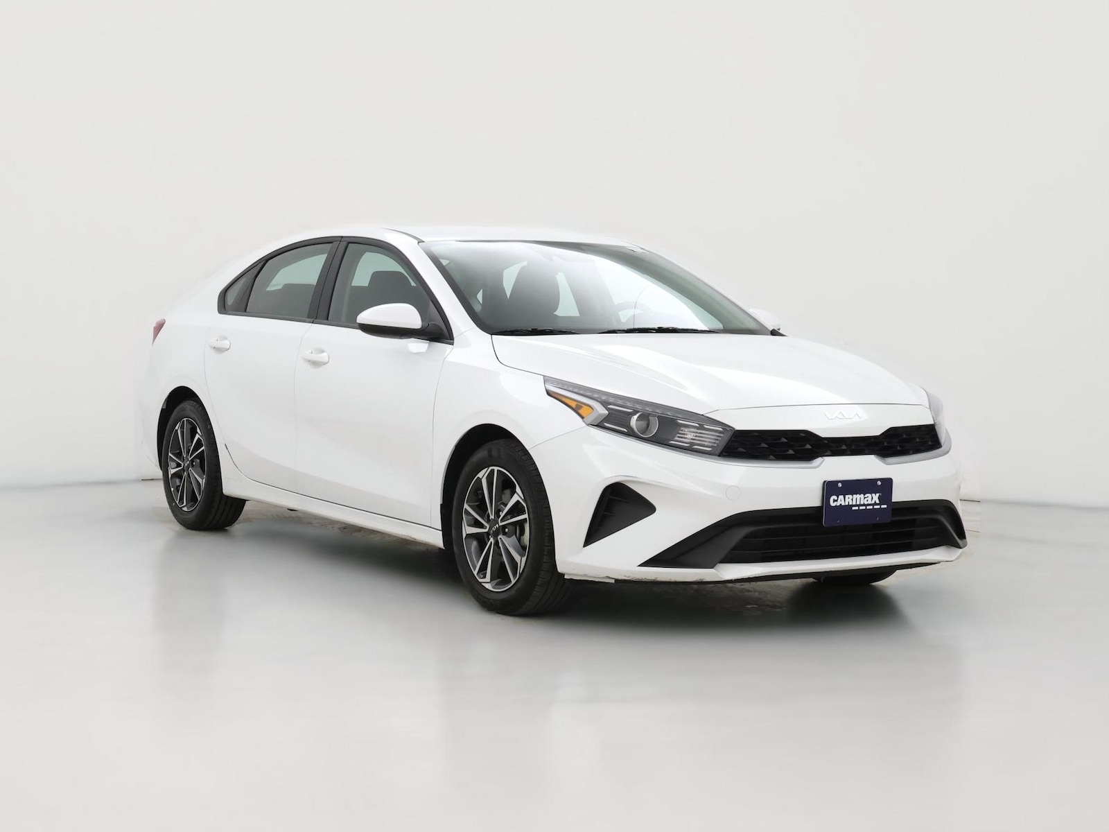 2024 Kia Forte LXS - Photo 1