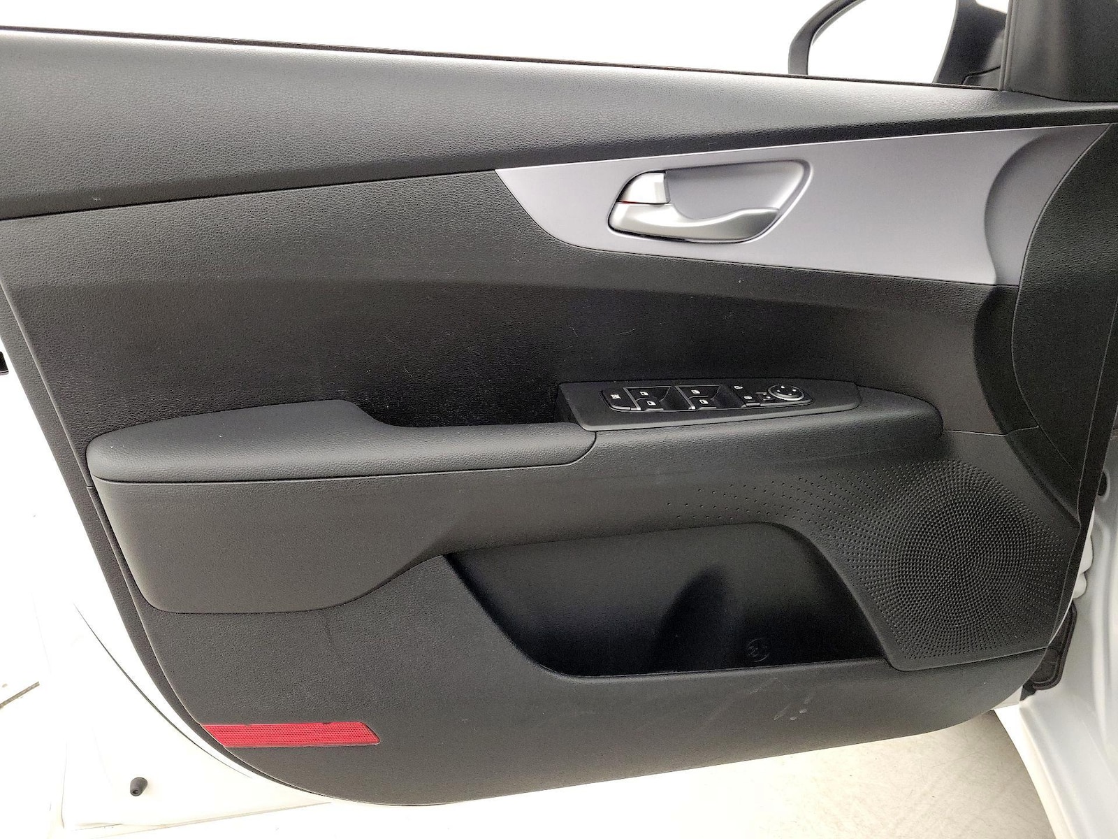 2024 Kia Forte LXS - Photo 13