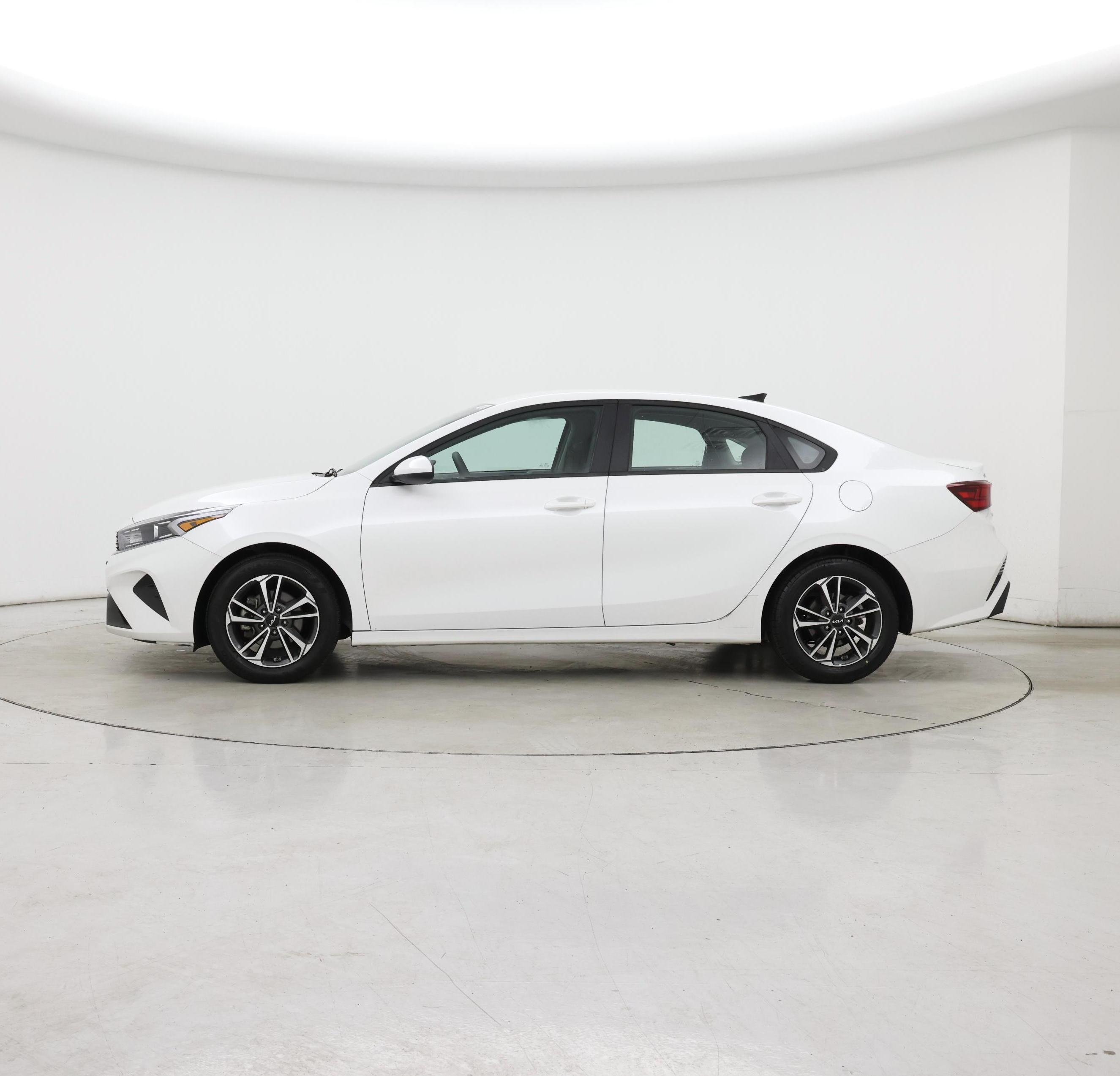 Thumbnail: 2024 Kia Forte - 3