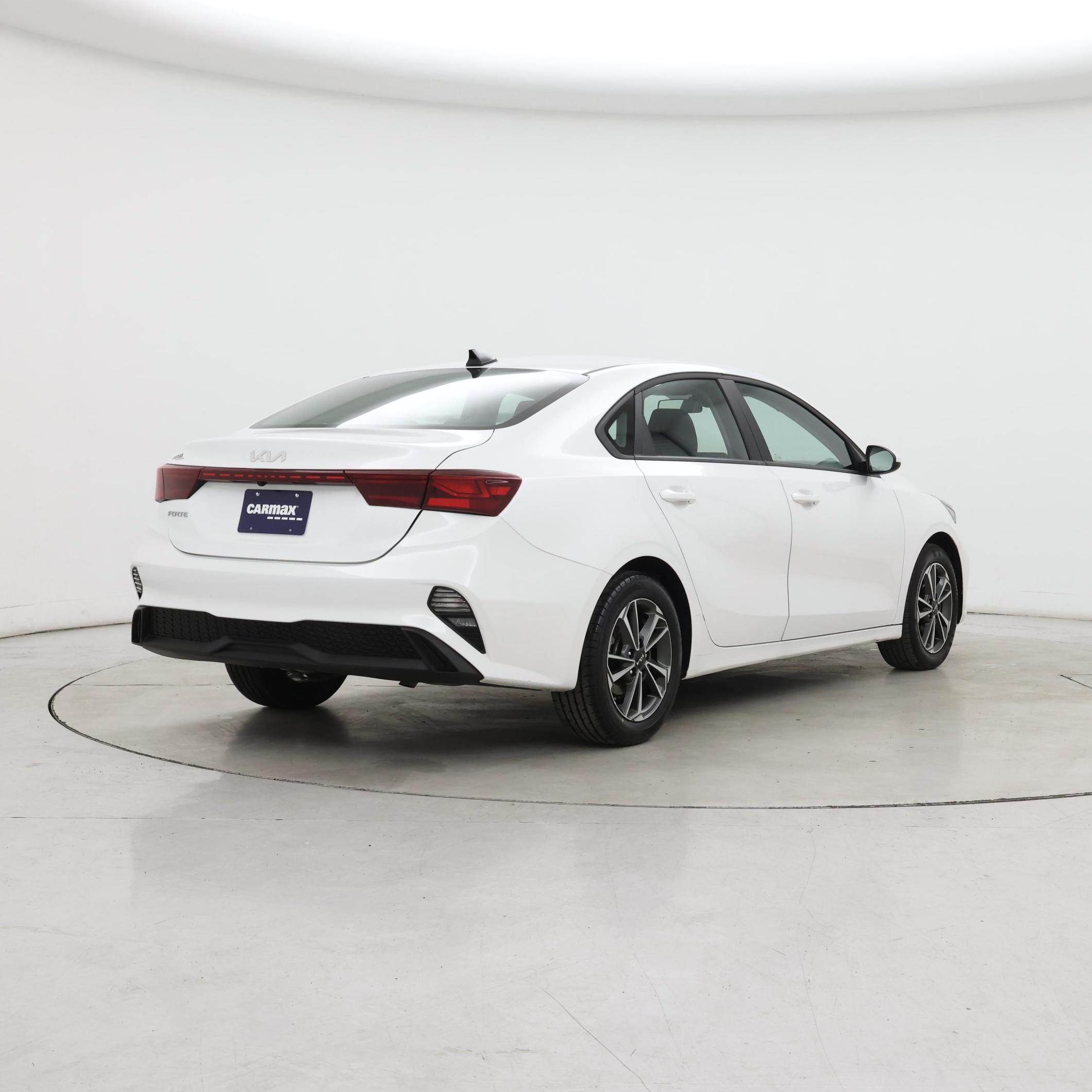 Thumbnail: 2024 Kia Forte - 8