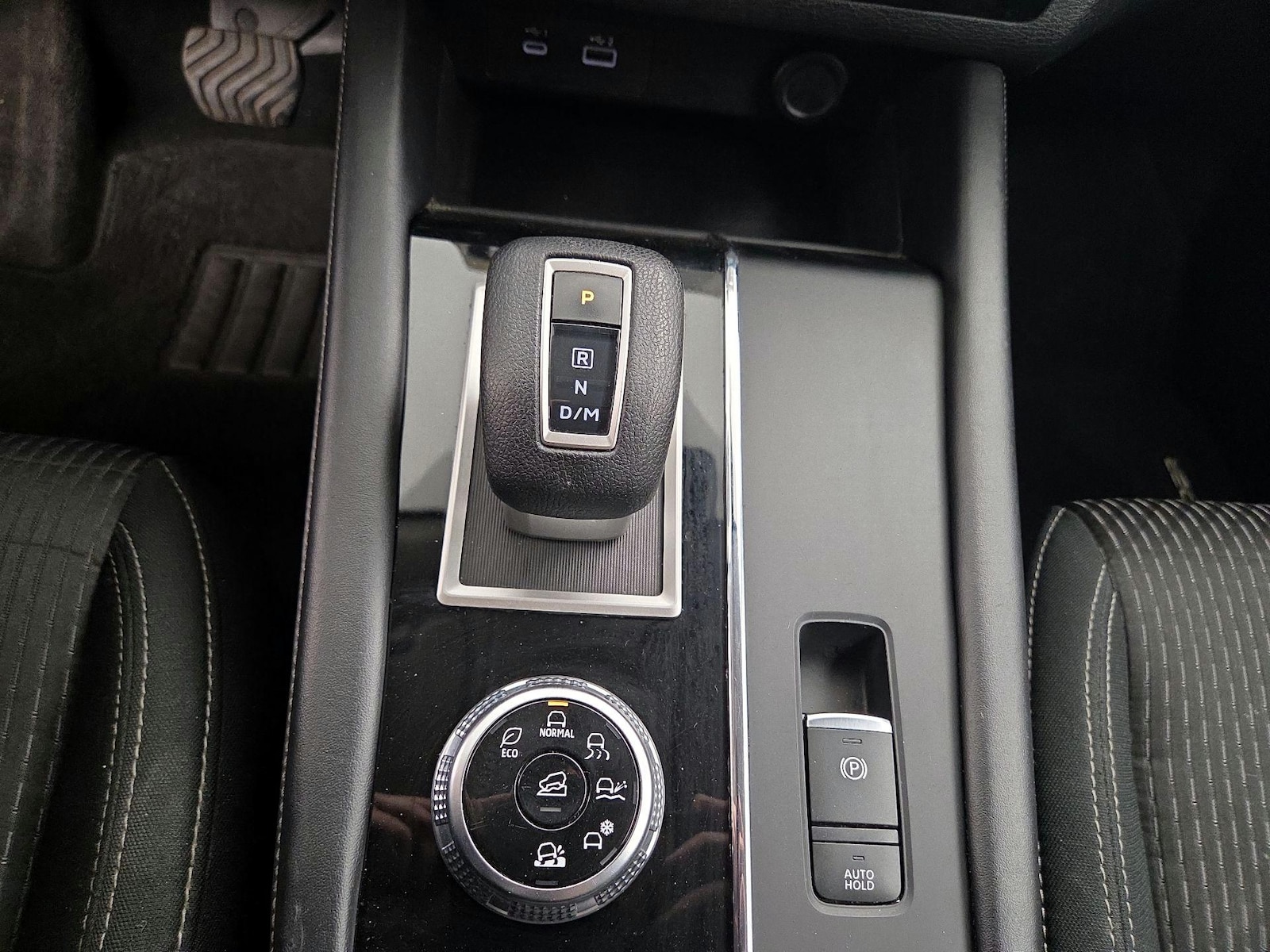 2022 Mitsubishi Outlander ES - Photo 18