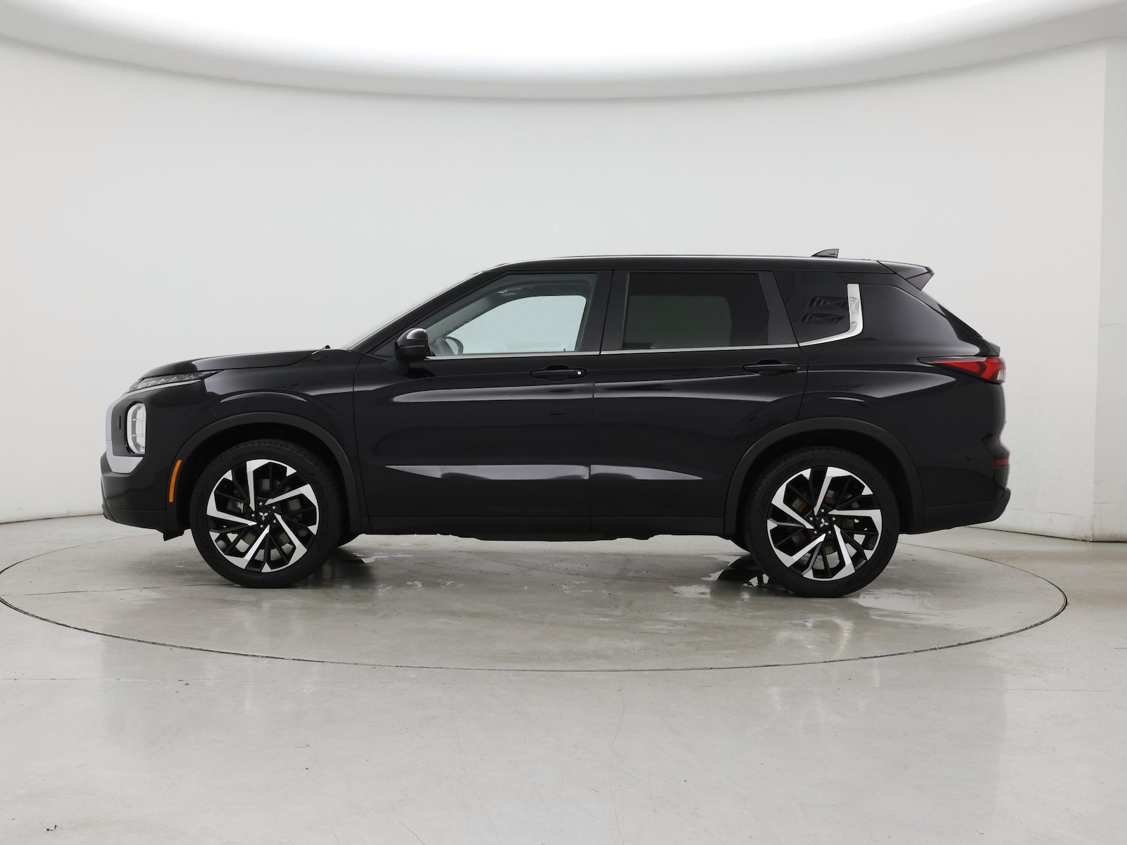 2022 Mitsubishi Outlander ES - Photo 4
