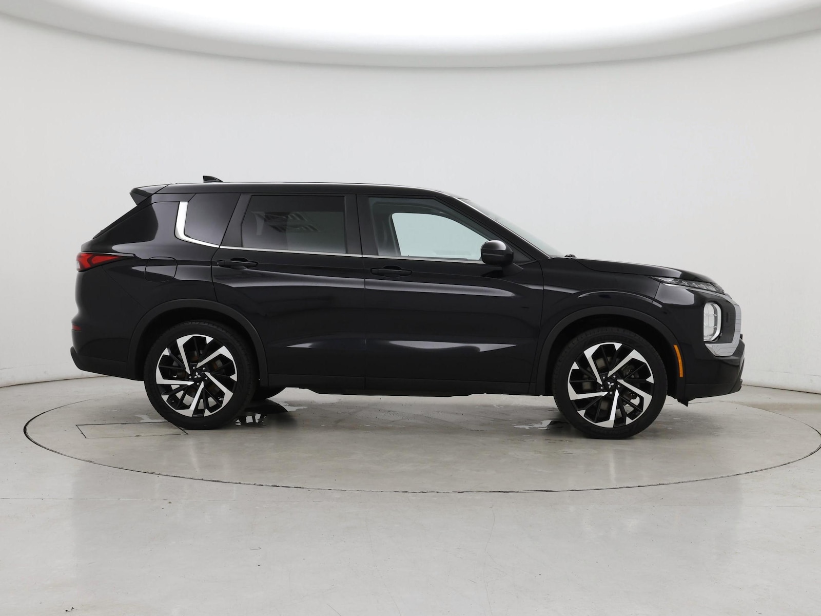 2022 Mitsubishi Outlander ES - Photo 8