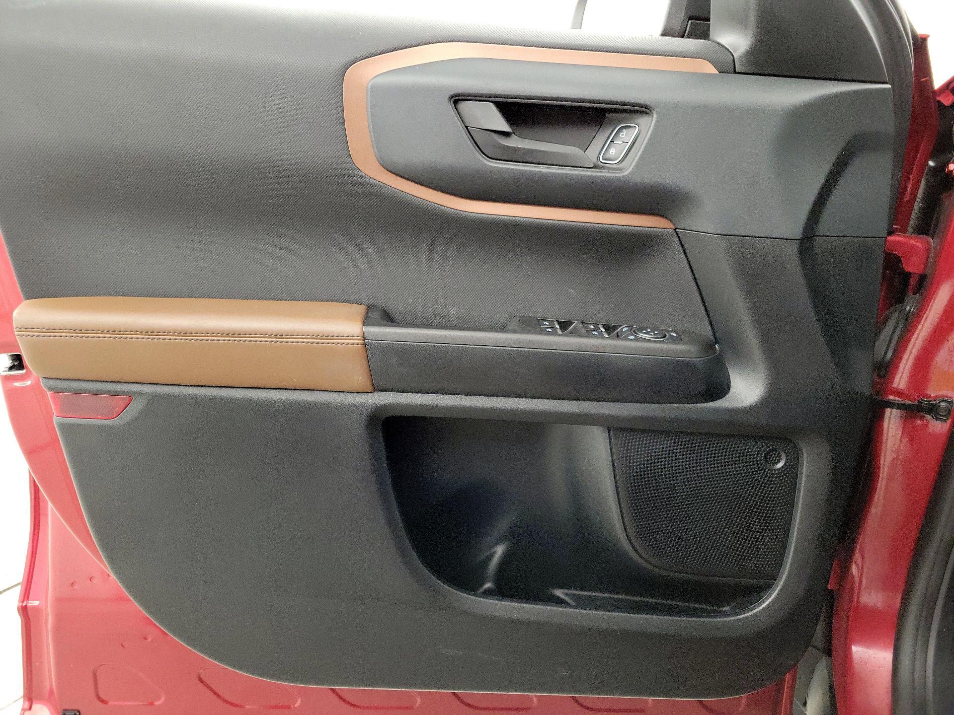 Thumbnail: 2021 Ford Bronco Sport - 12