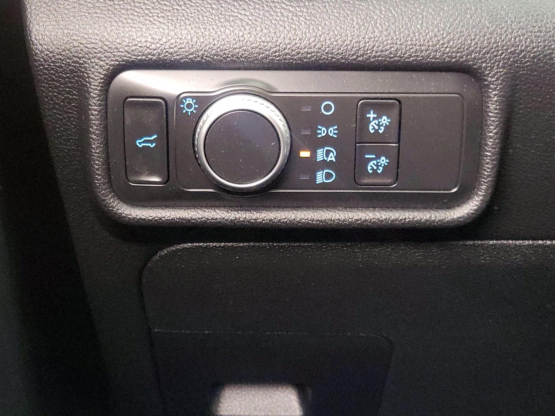 Thumbnail: 2020 Ford Explorer - 13