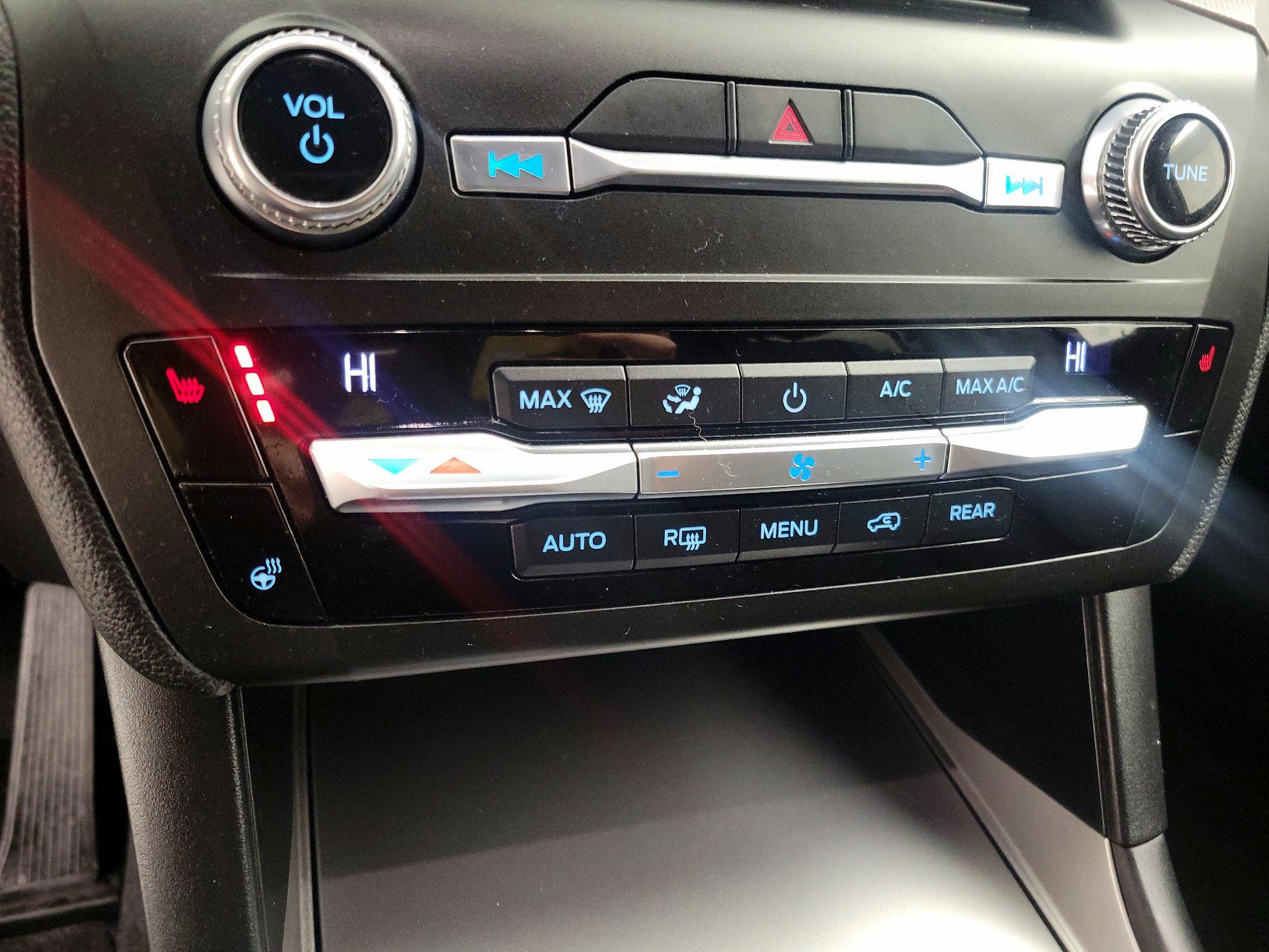 Thumbnail: 2020 Ford Explorer - 16