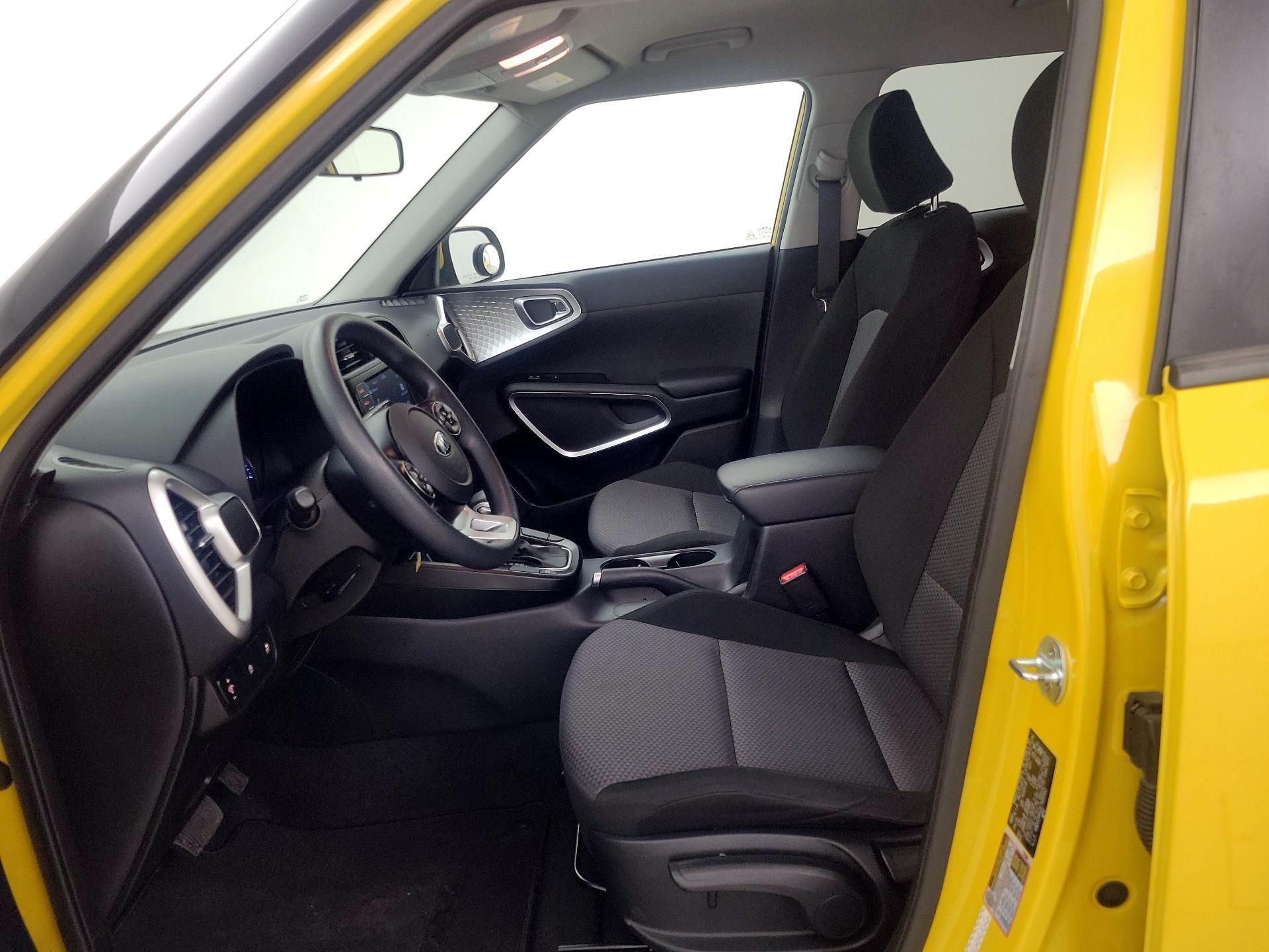 Thumbnail: 2020 Kia Soul - 11