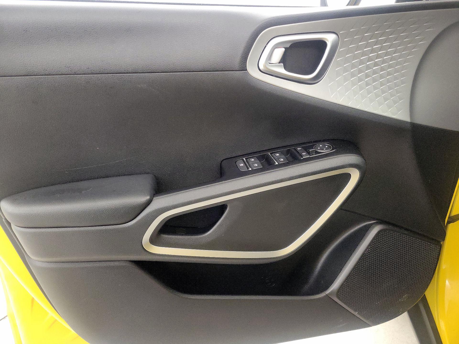 Thumbnail: 2020 Kia Soul - 12