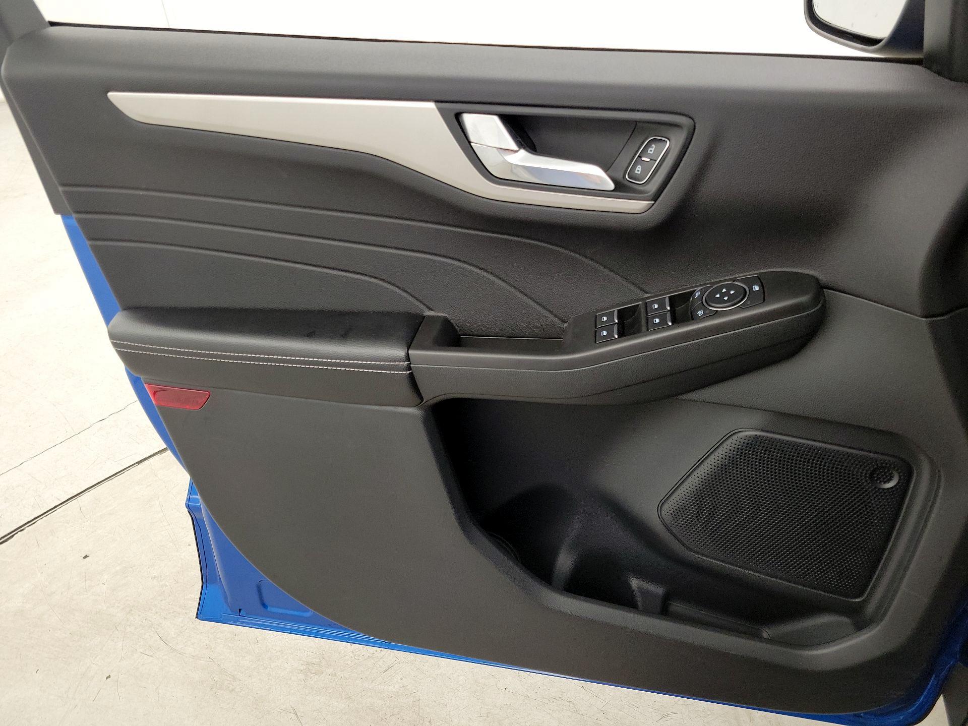 Thumbnail: 2021 Ford Escape - 12