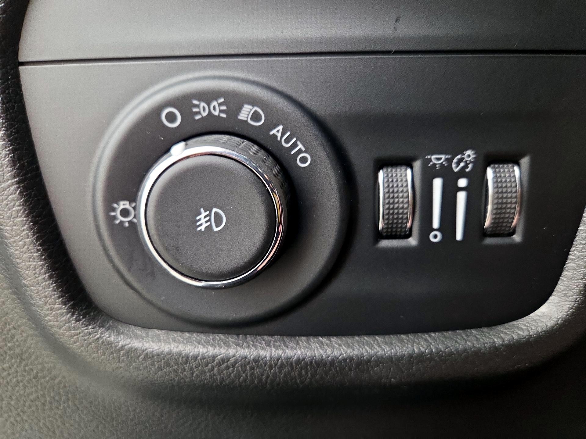 Thumbnail: 2023 Jeep Grand Cherokee - 13