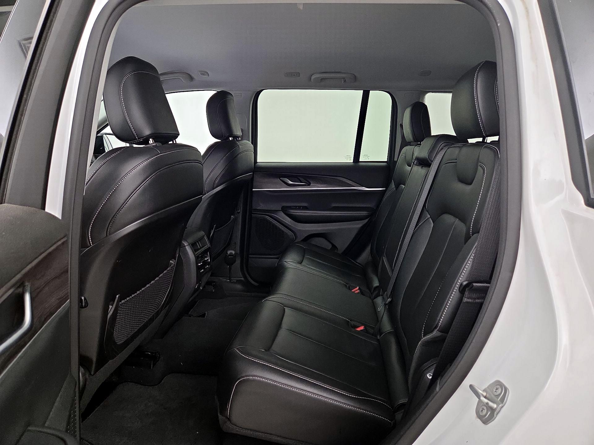 Thumbnail: 2023 Jeep Grand Cherokee - 20