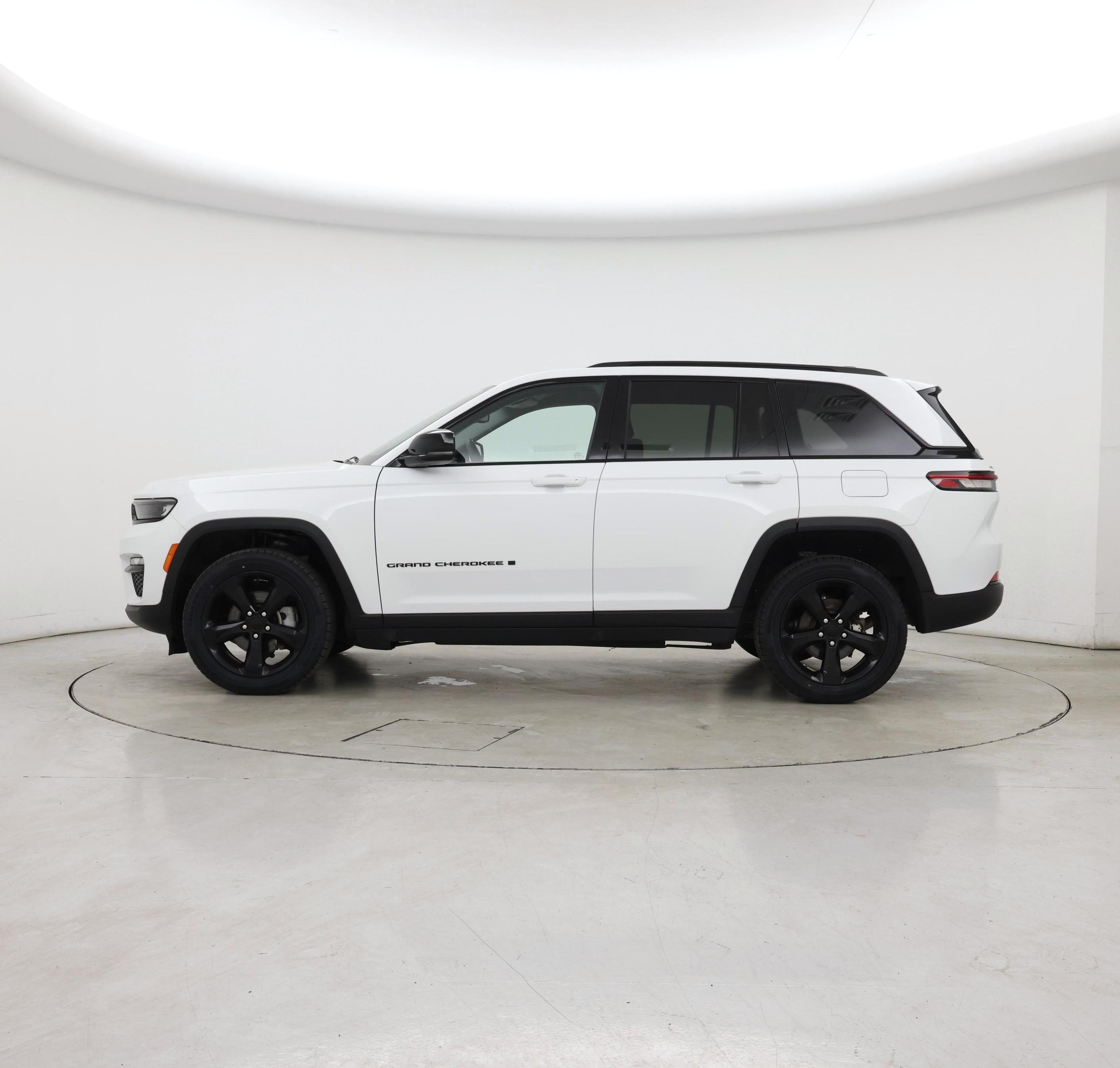 Thumbnail: 2023 Jeep Grand Cherokee - 3