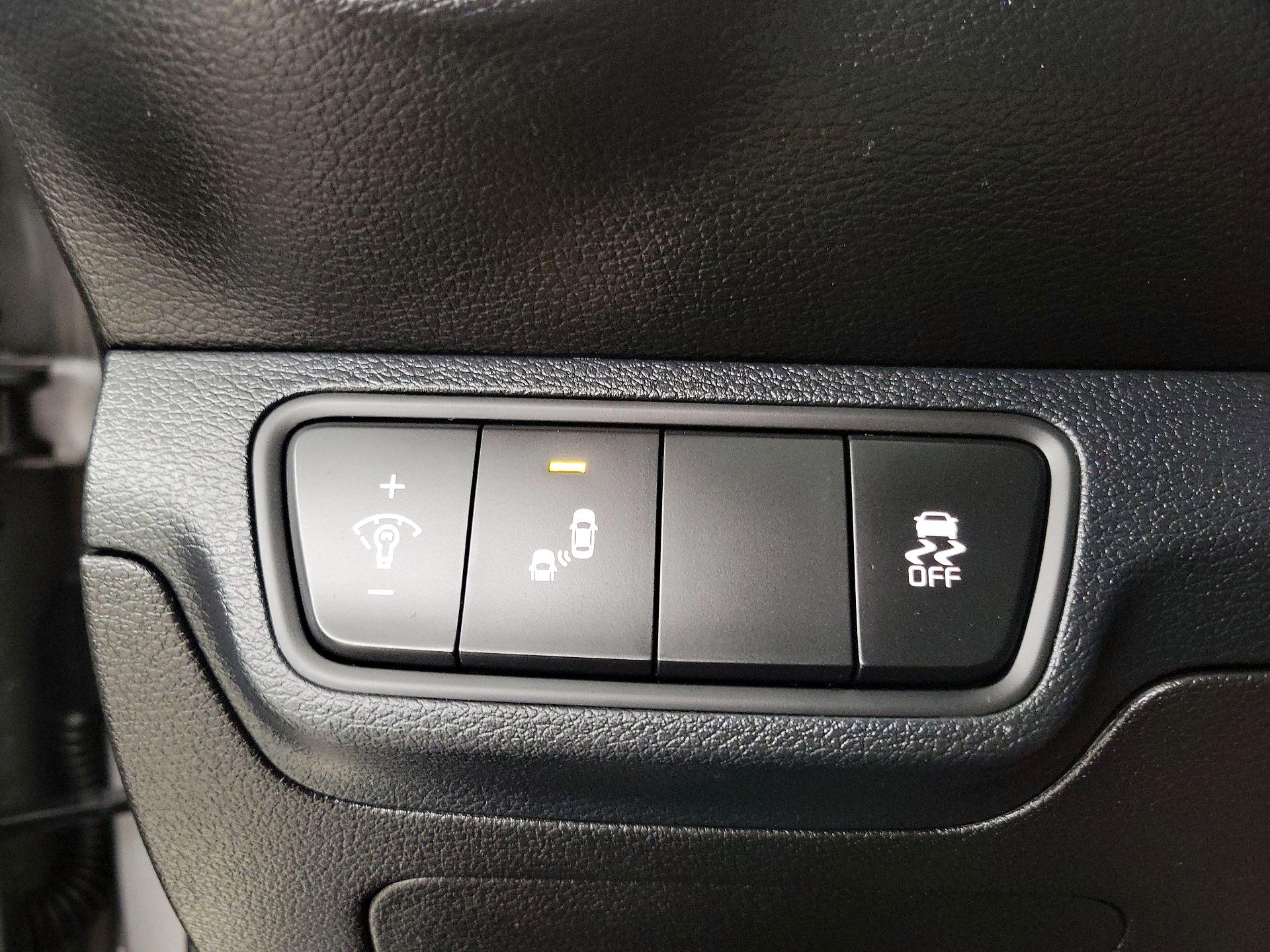 Thumbnail: 2023 Kia Forte - 13