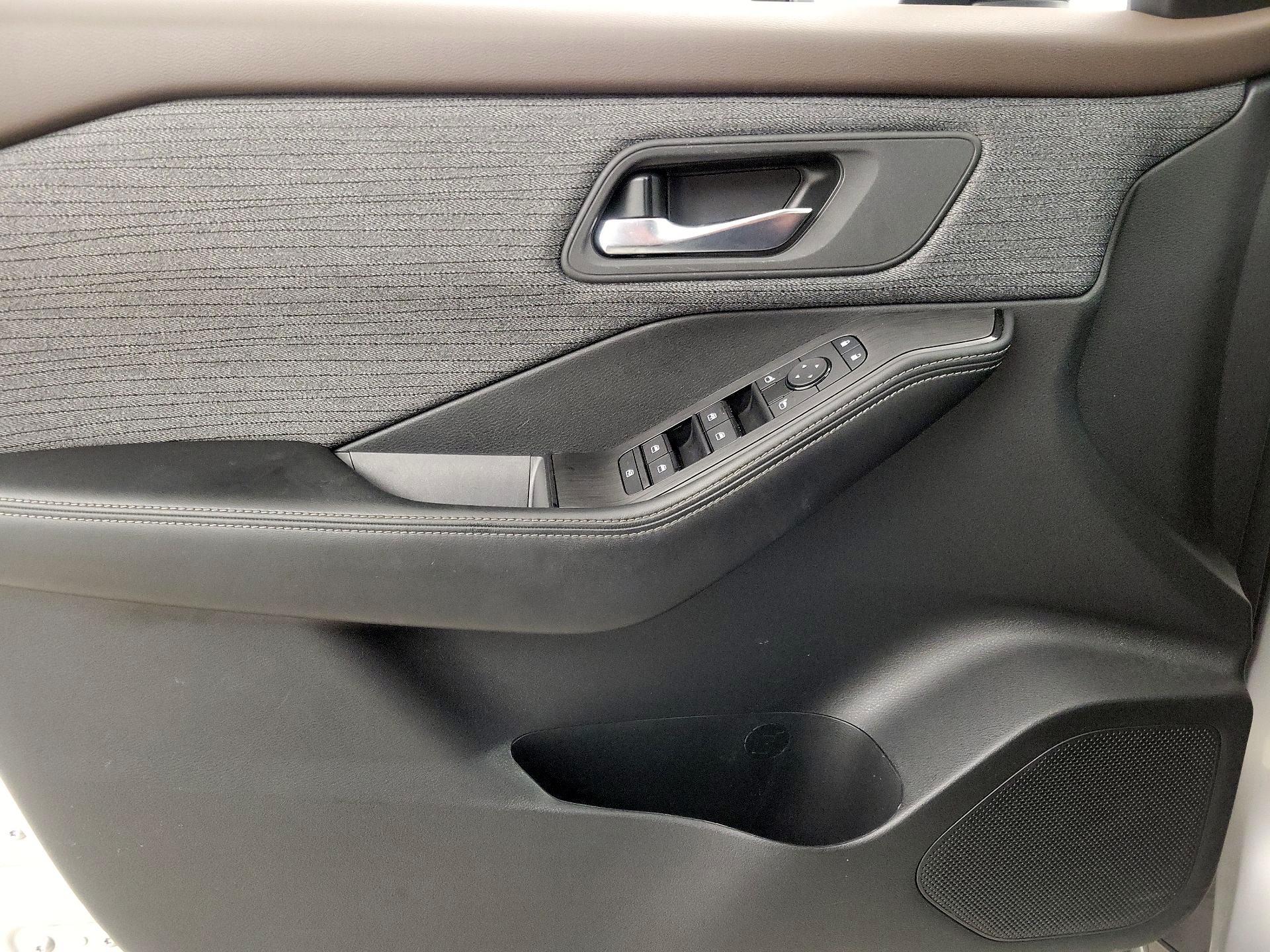 Thumbnail: 2023 Nissan Rogue - 12