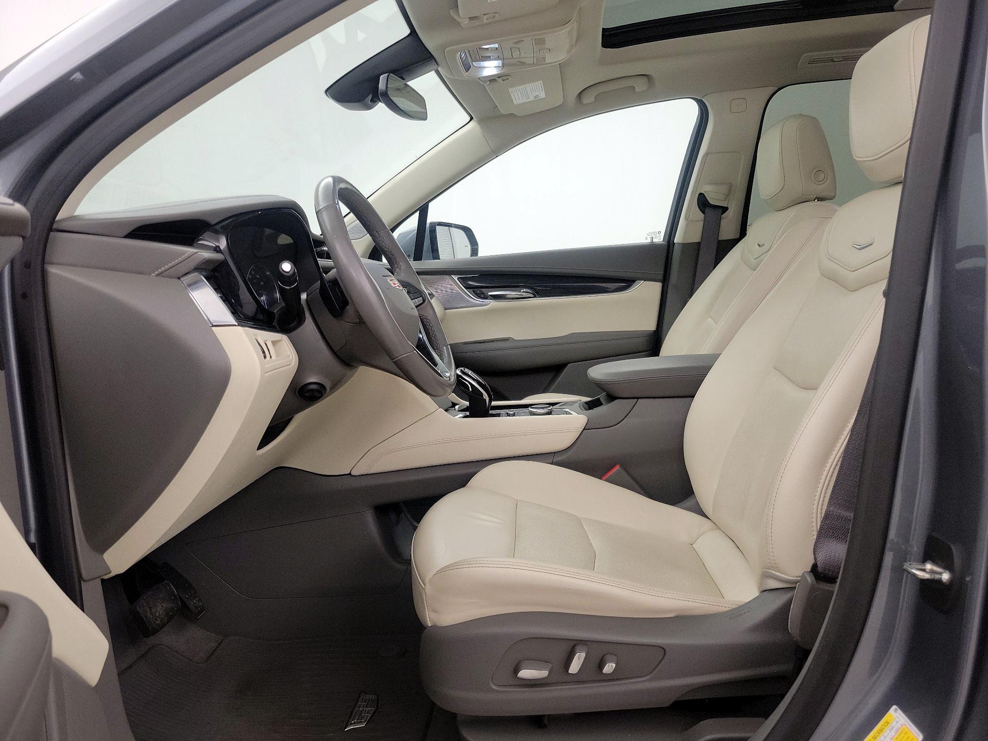 Thumbnail: 2022 Cadillac XT6 - 11