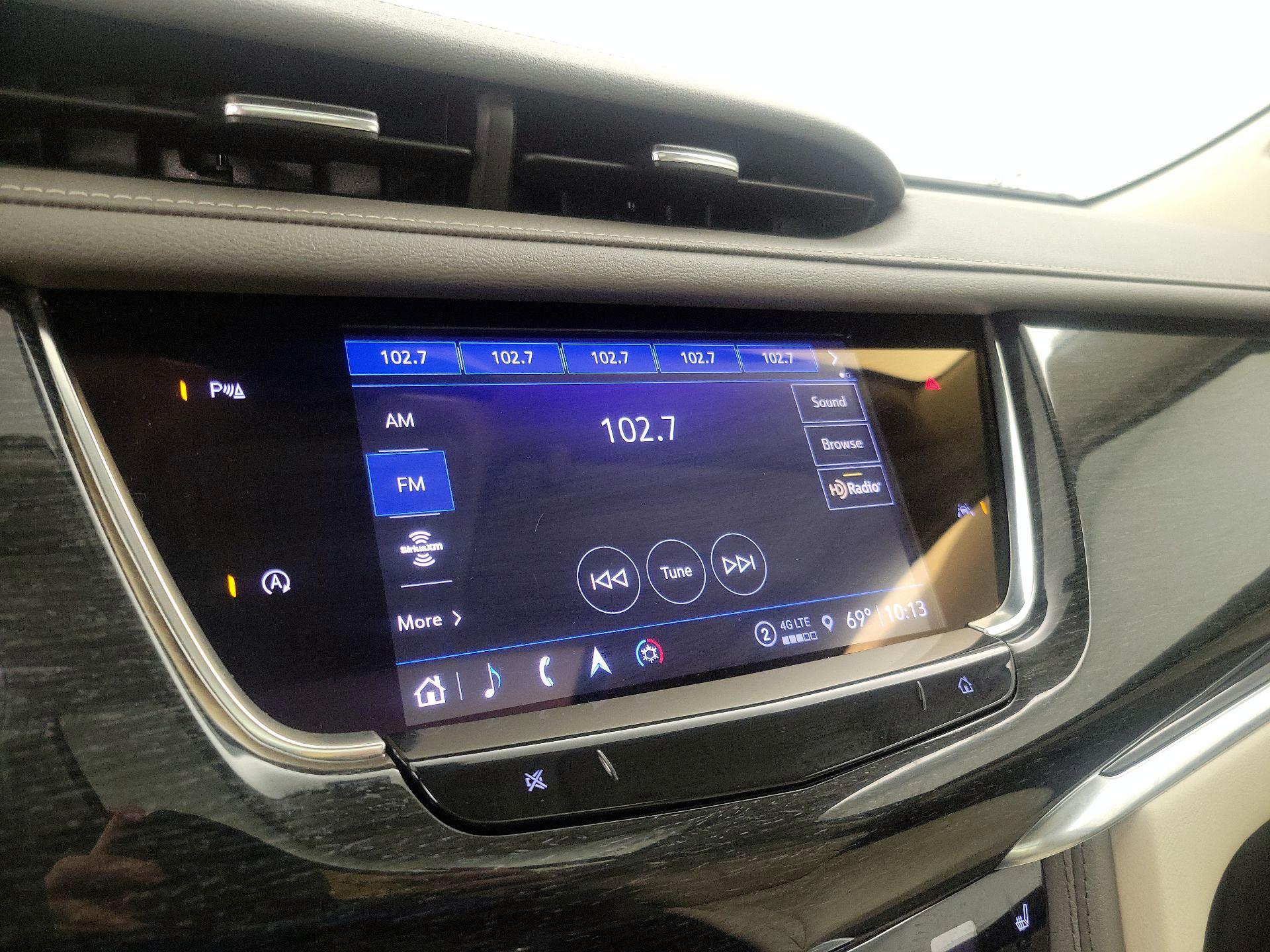 Thumbnail: 2022 Cadillac XT6 - 16