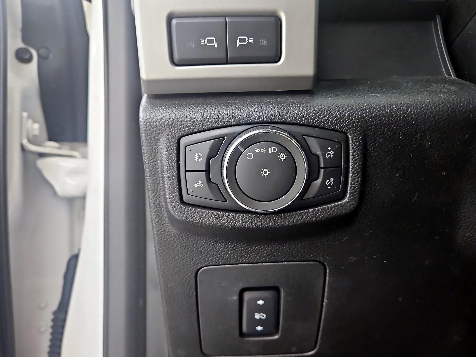 Thumbnail: 2015 Ford F-150 - 13