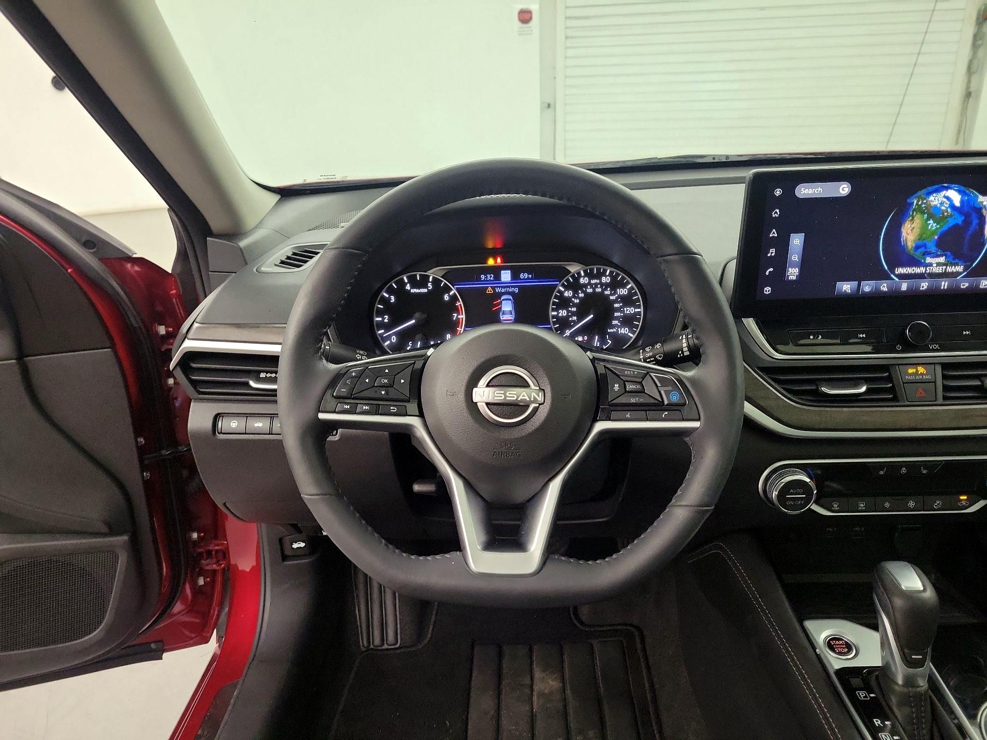 Thumbnail: 2023 Nissan Altima - 10