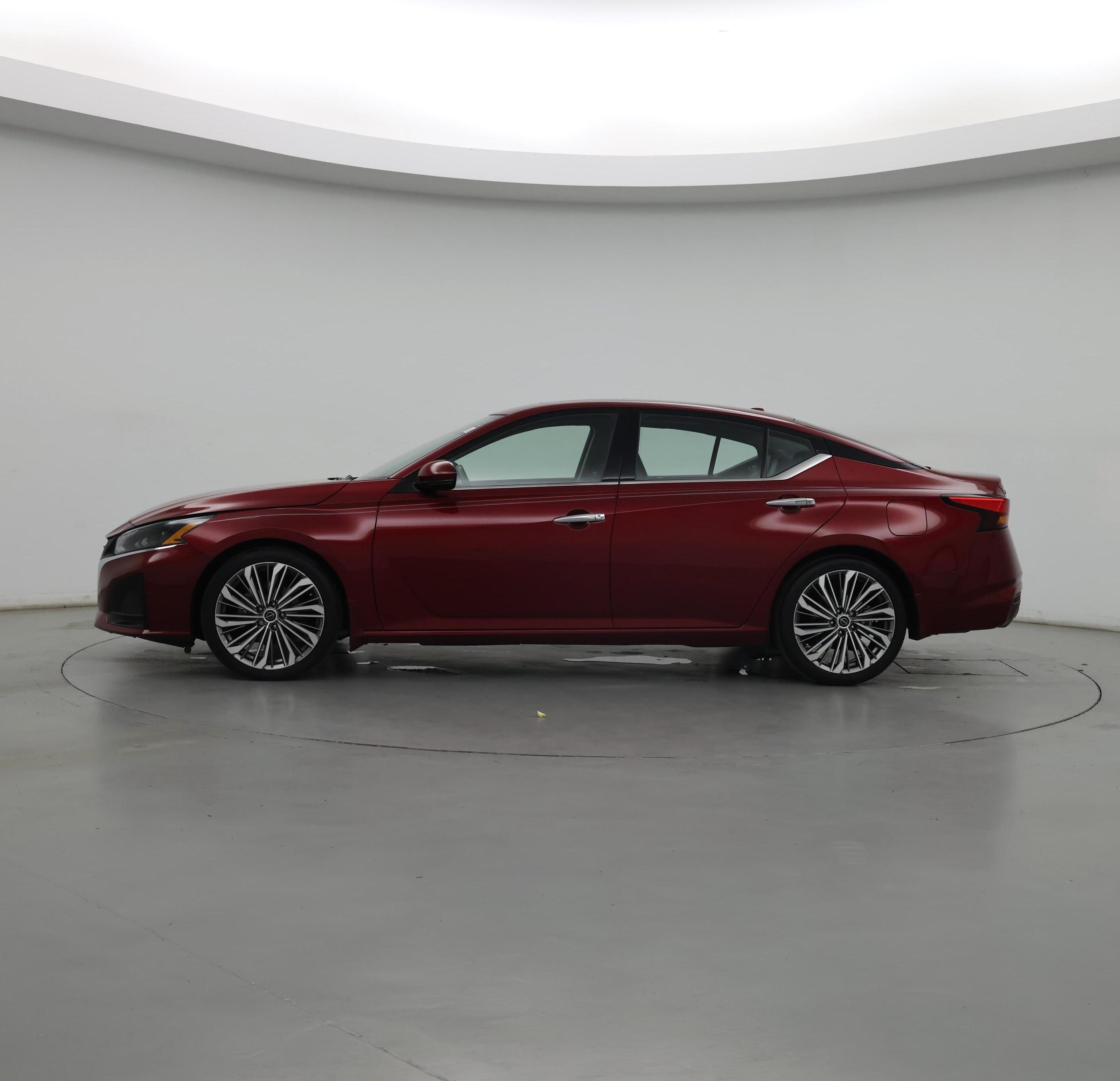 Thumbnail: 2023 Nissan Altima - 3