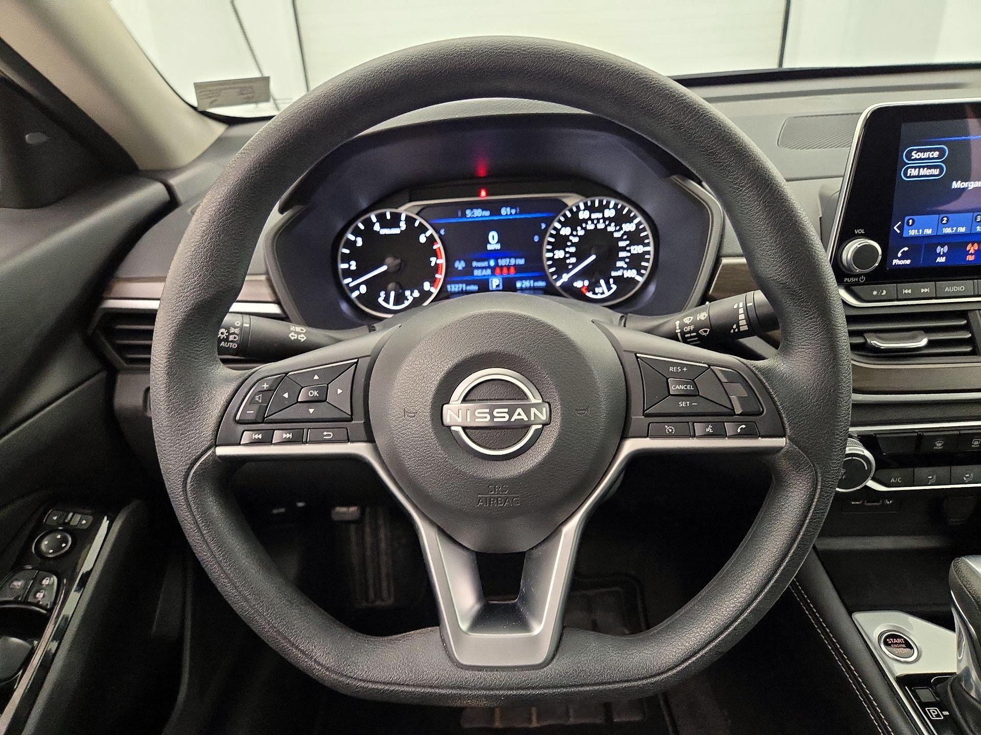 Thumbnail: 2023 Nissan Altima - 10