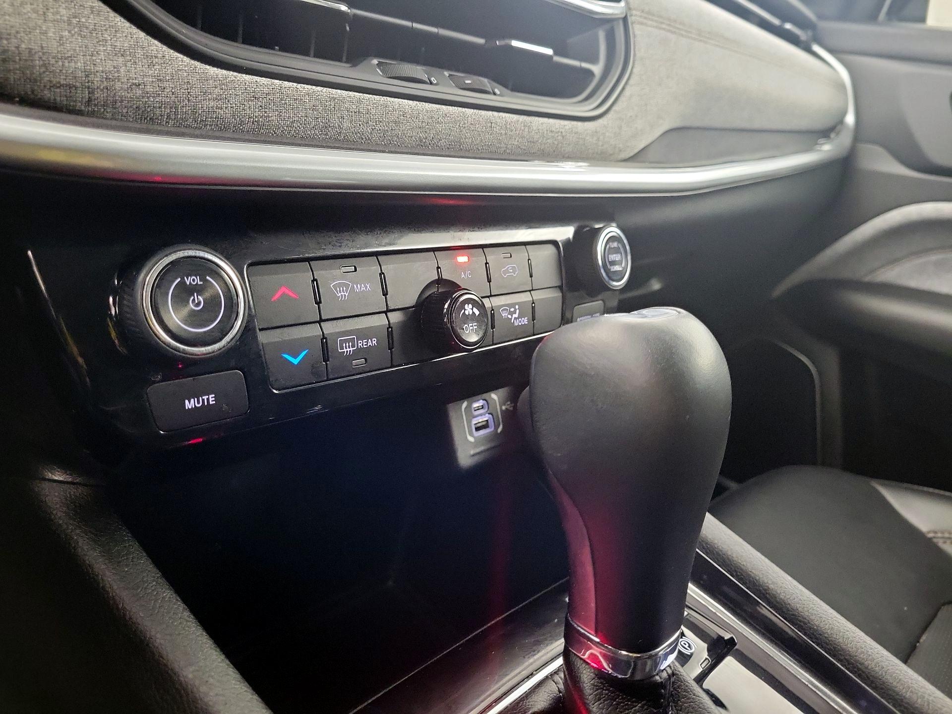 Thumbnail: 2022 Jeep Compass - 16