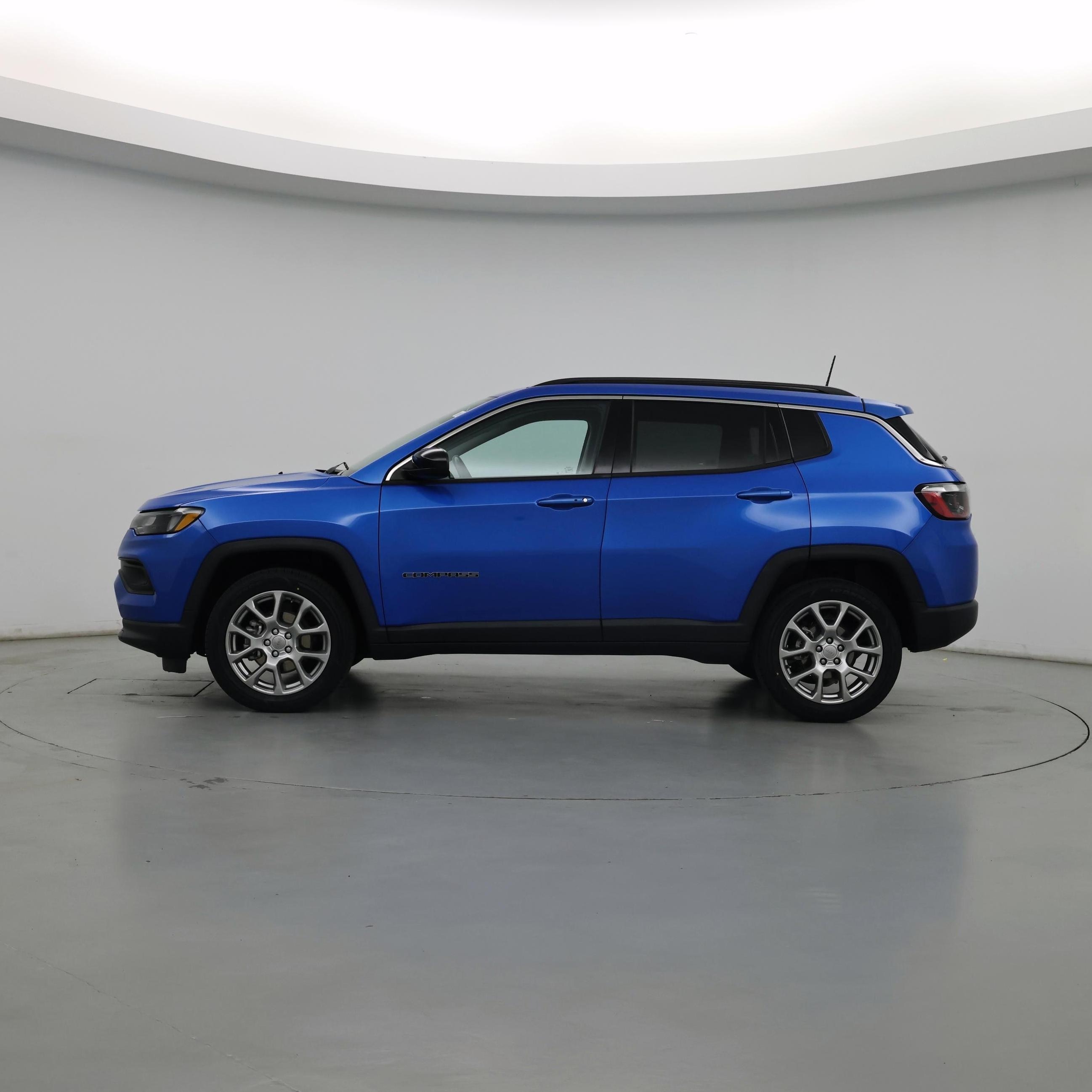 Thumbnail: 2022 Jeep Compass - 3