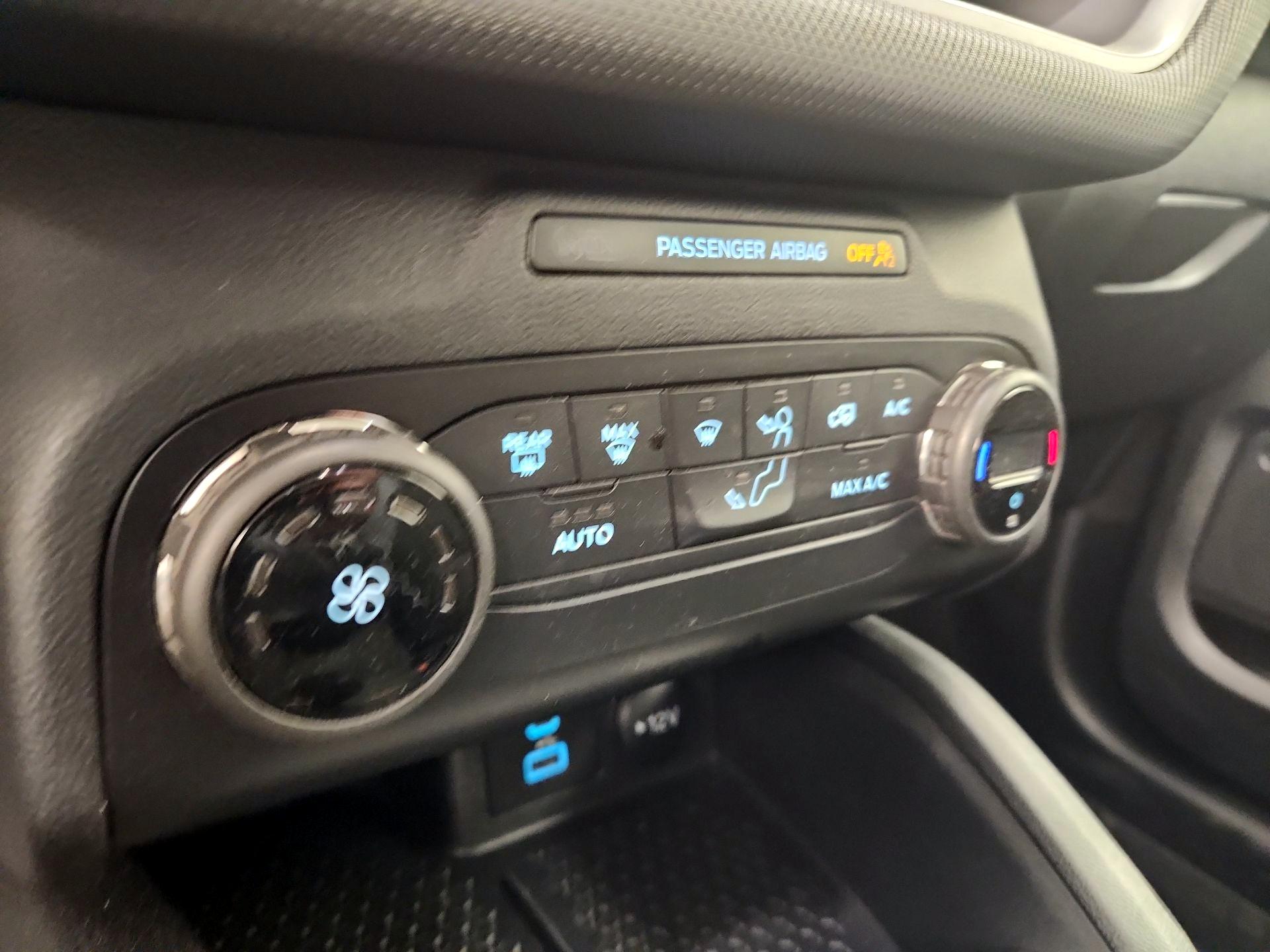 Thumbnail: 2021 Ford Bronco Sport - 14