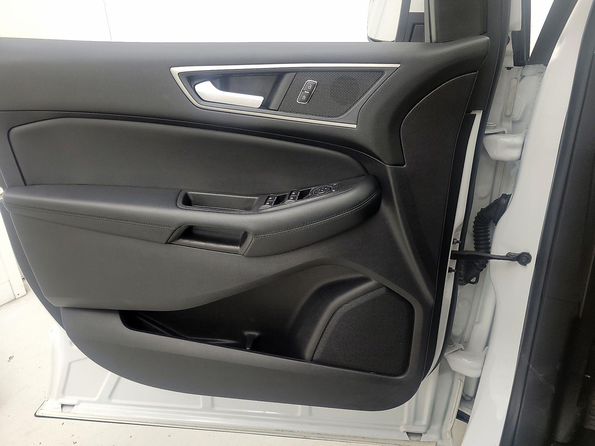 Thumbnail: 2021 Ford Edge - 12