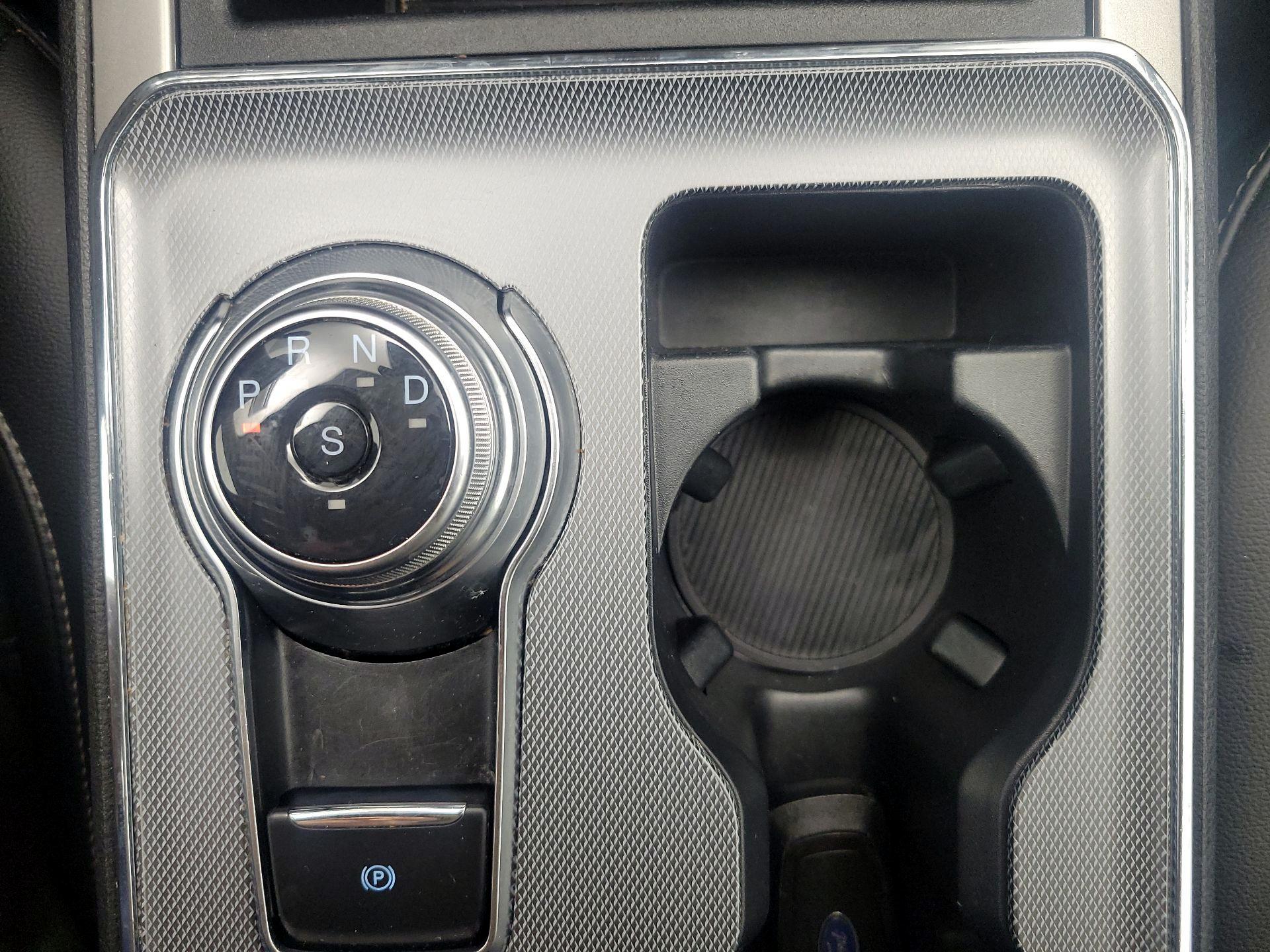 Thumbnail: 2021 Ford Edge - 18