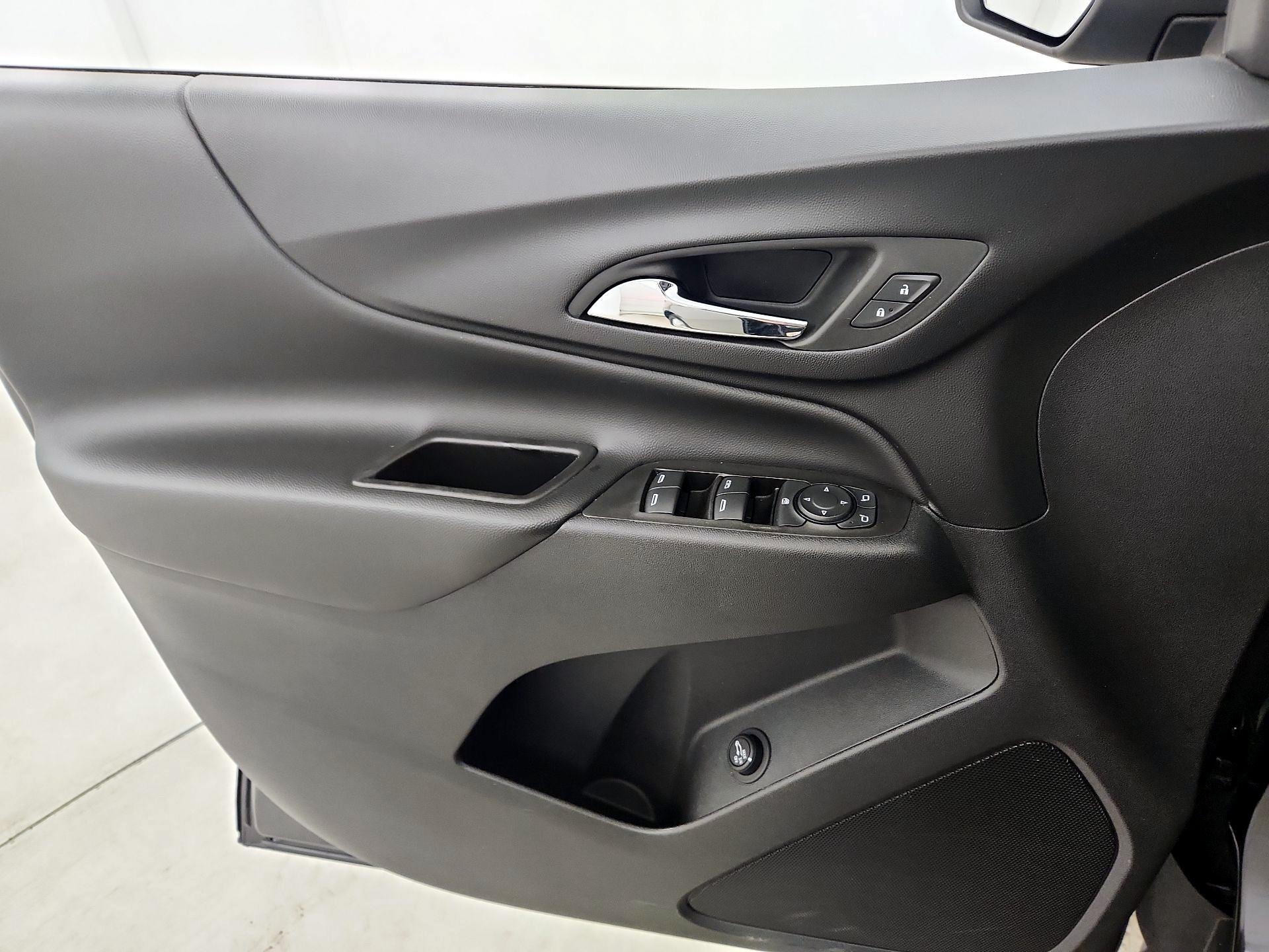 Thumbnail: 2022 Chevrolet Equinox - 12