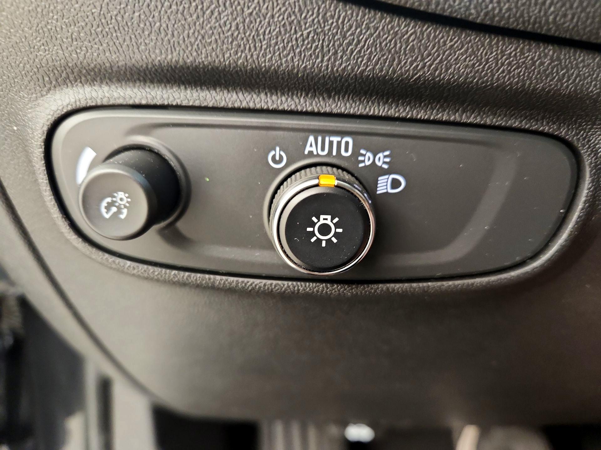 Thumbnail: 2022 Chevrolet Equinox - 13