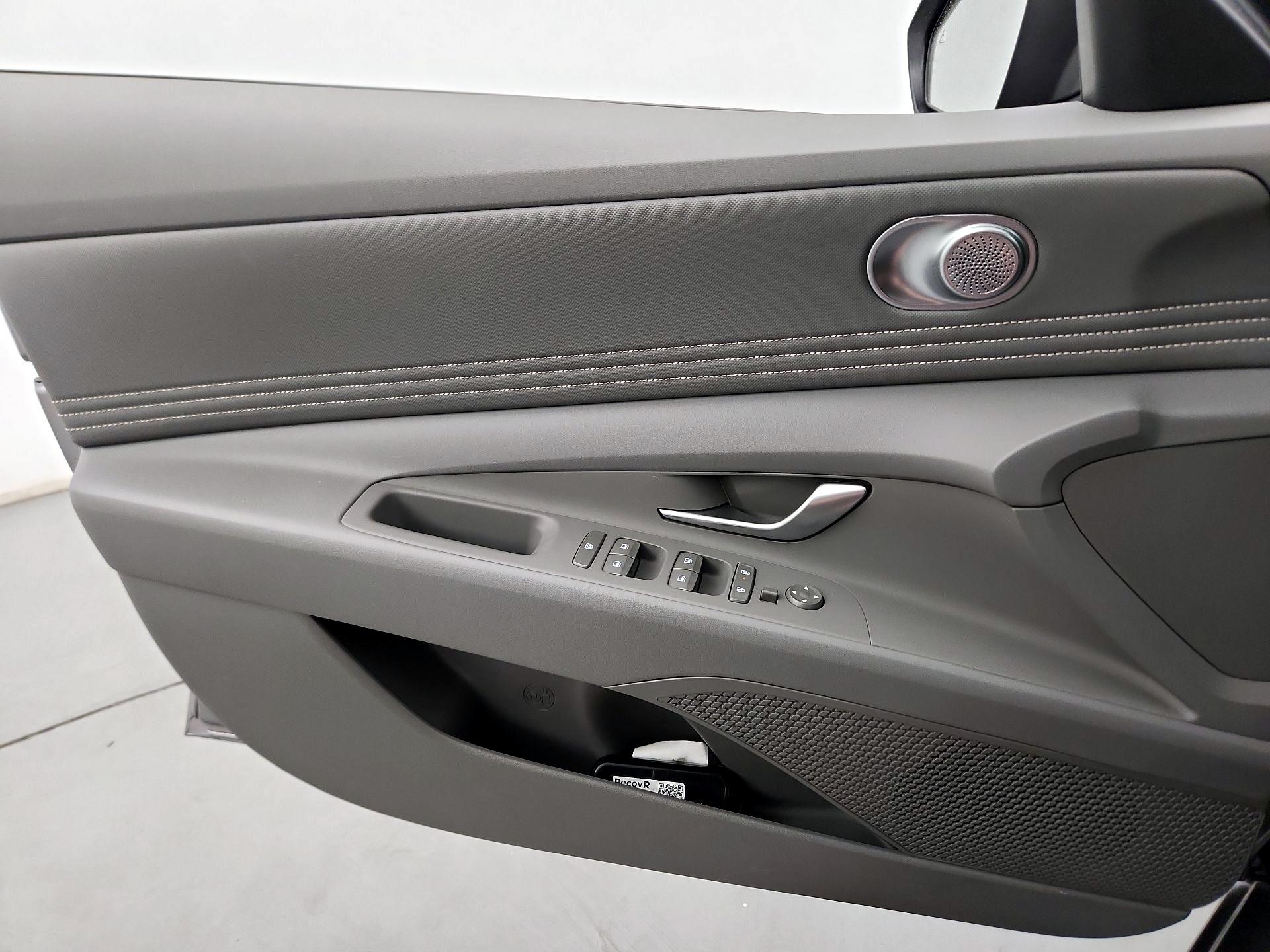 Thumbnail: 2025 Hyundai Elantra - 12