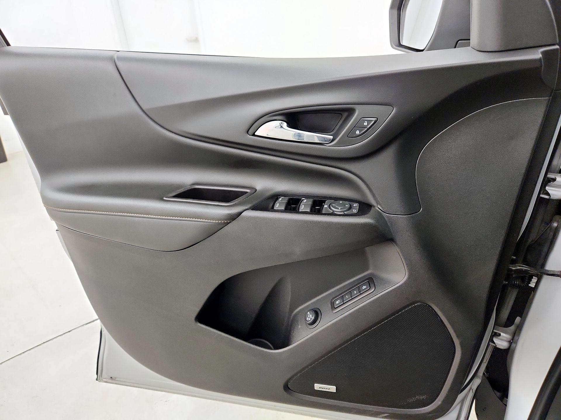 Thumbnail: 2022 Chevrolet Equinox - 12