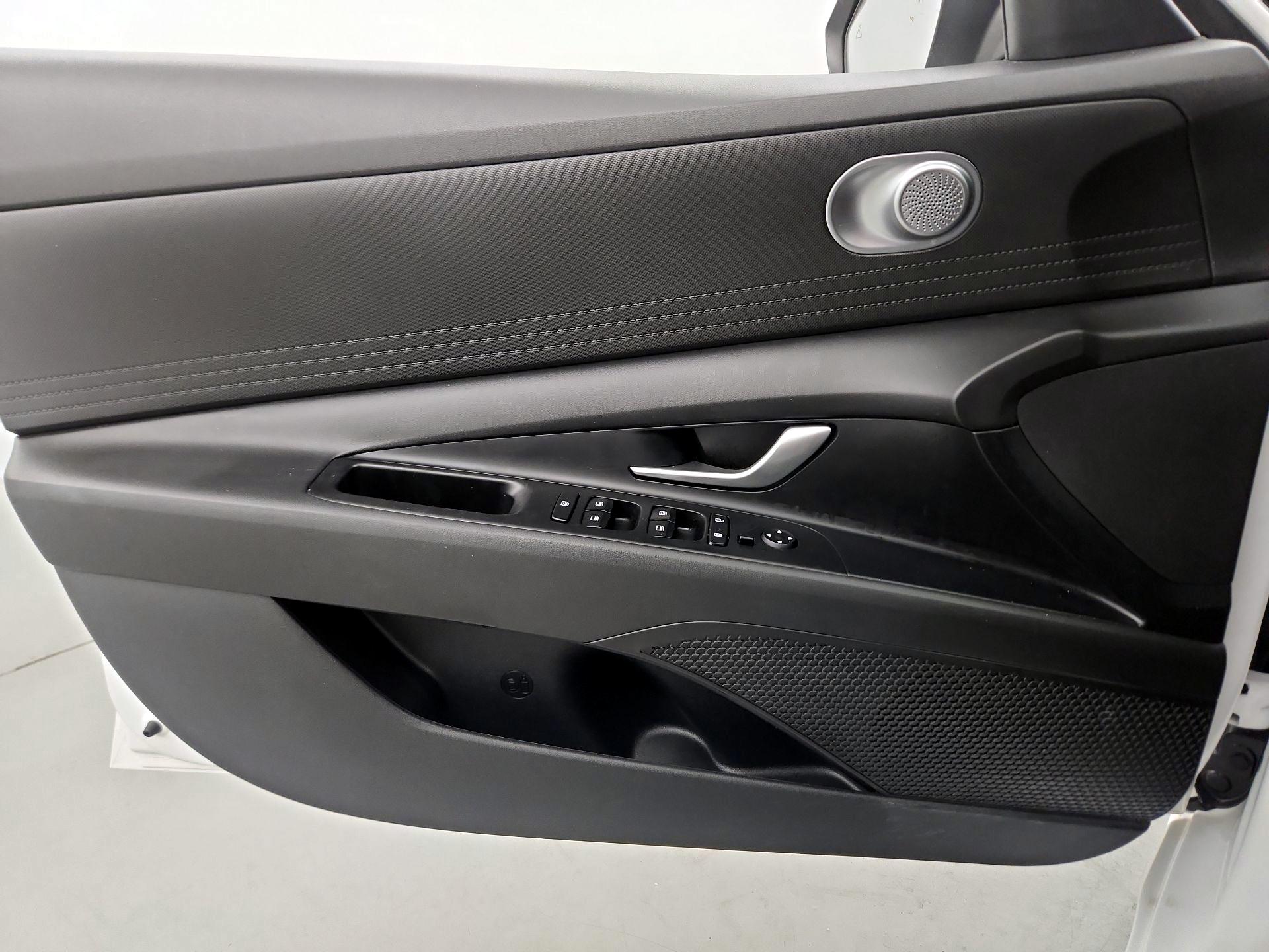 Thumbnail: 2023 Hyundai Elantra - 12