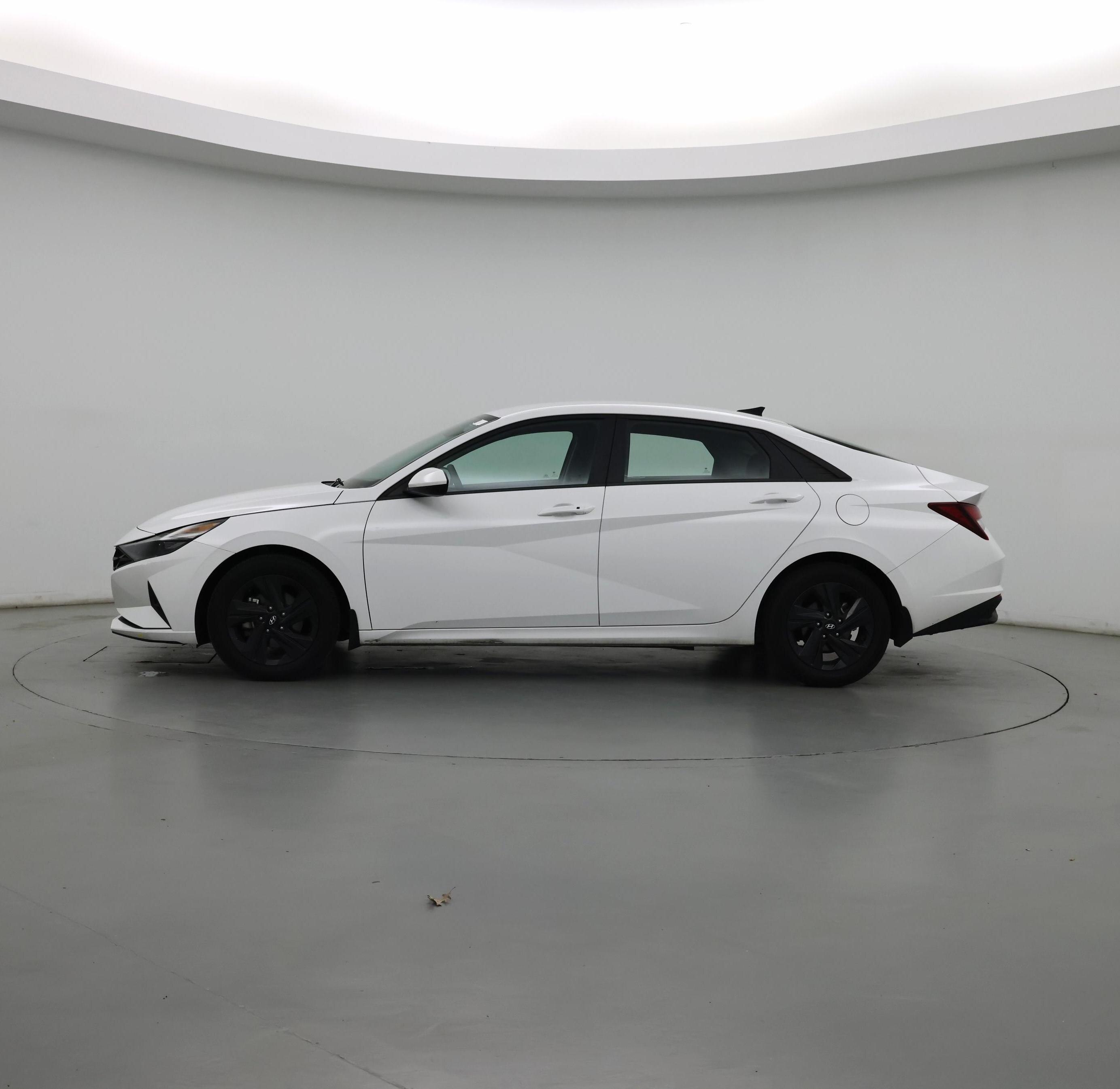 Thumbnail: 2023 Hyundai Elantra - 3