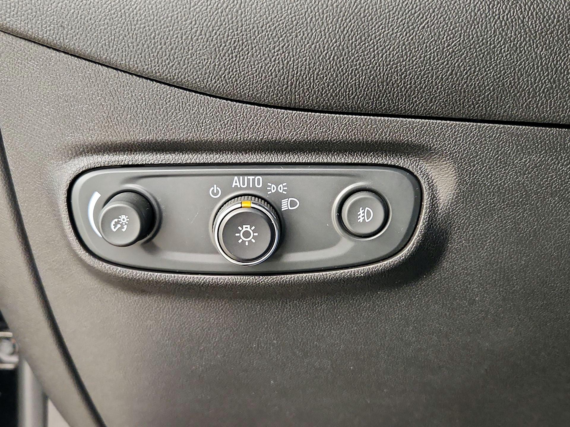 Thumbnail: 2020 Chevrolet Equinox - 11