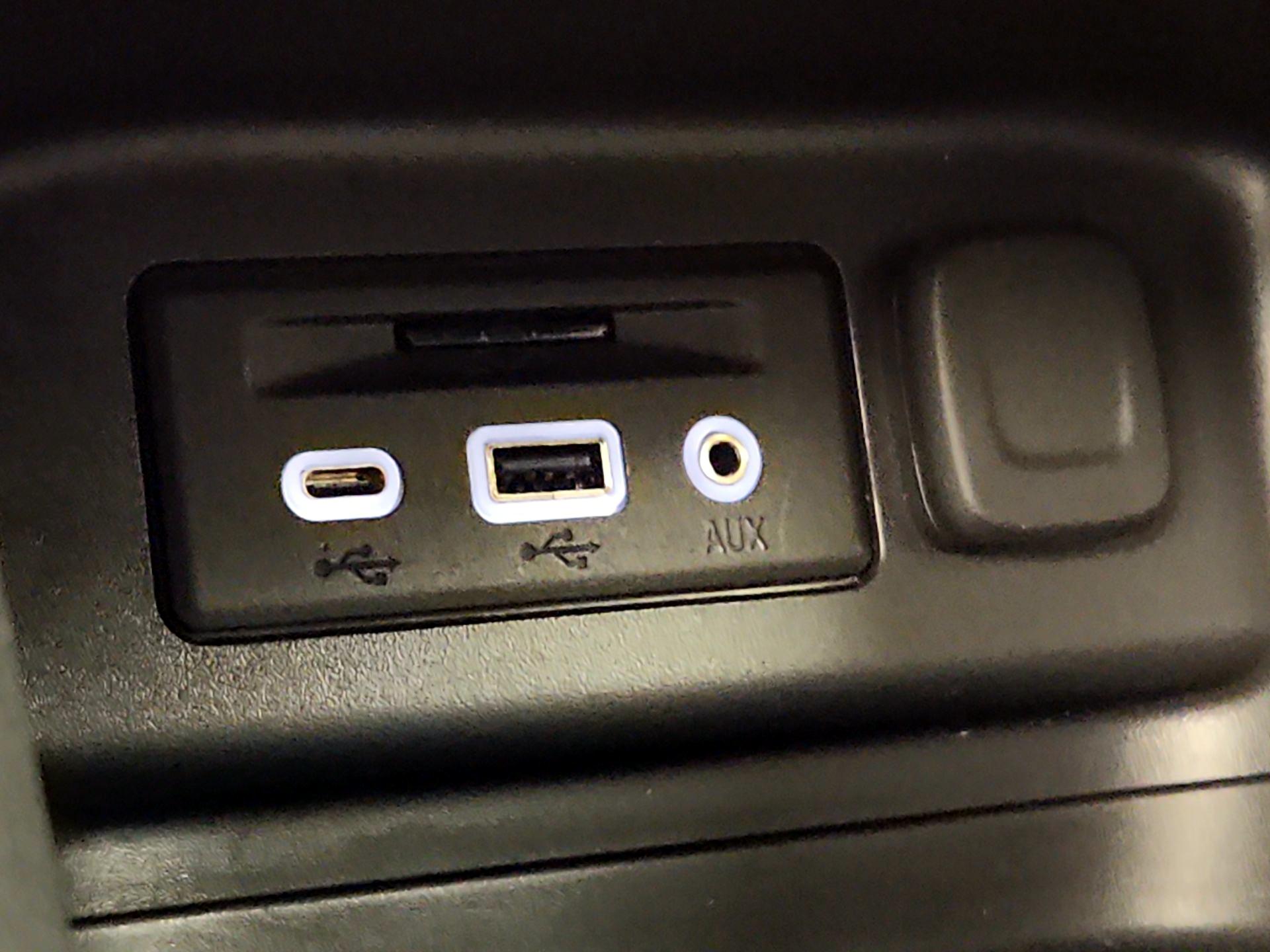 Thumbnail: 2020 Chevrolet Equinox - 16