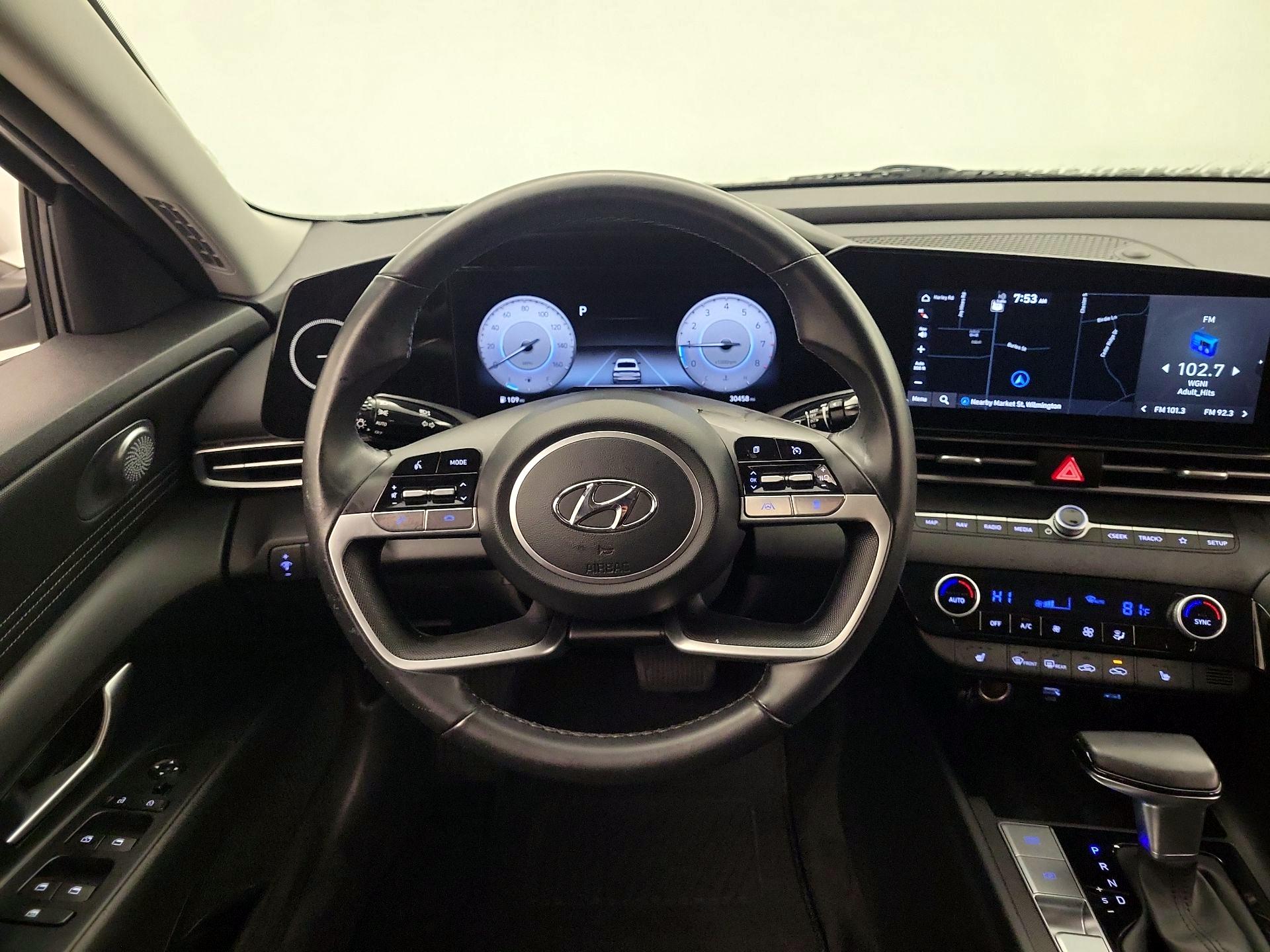 Thumbnail: 2023 Hyundai Elantra - 10