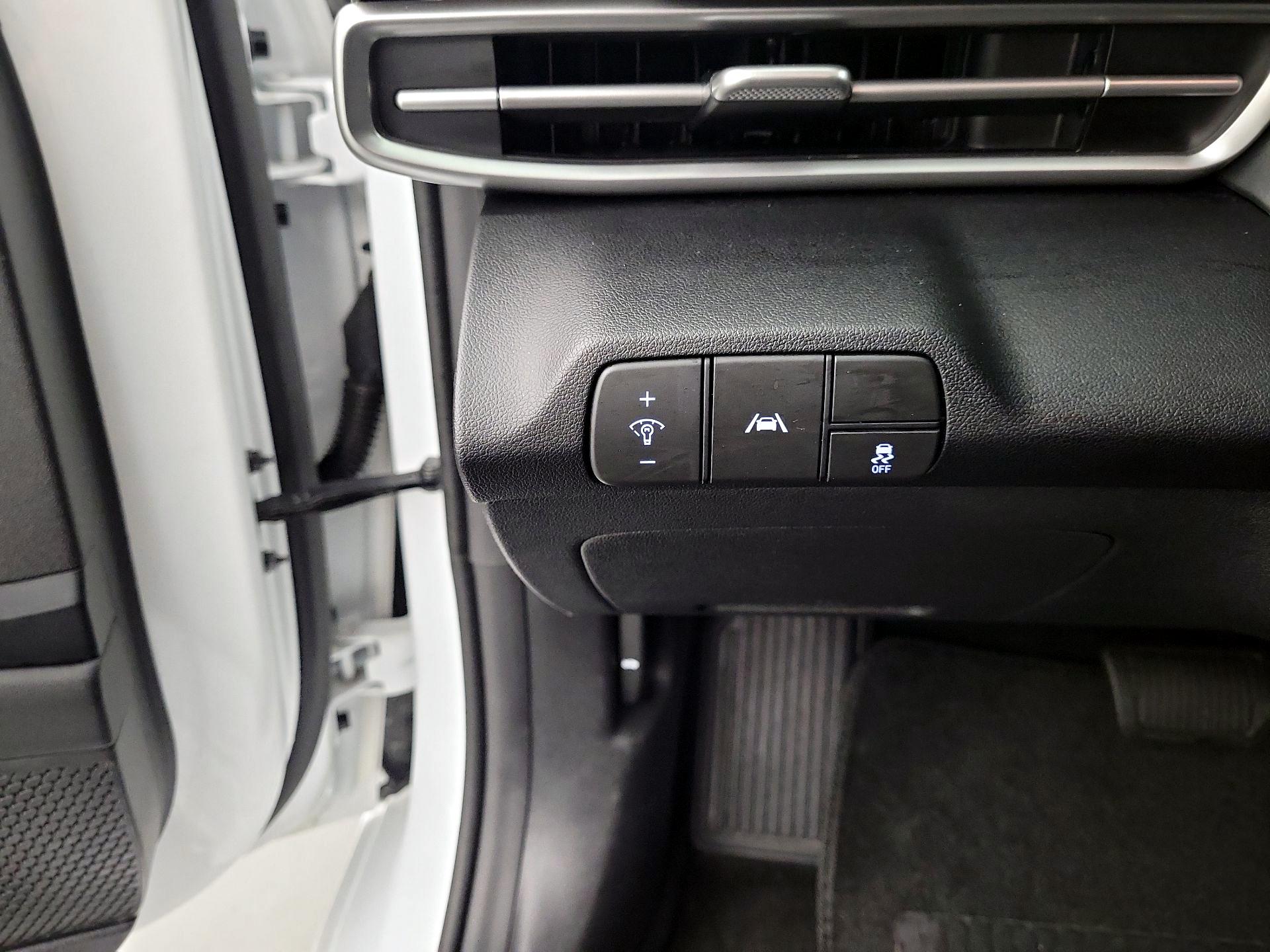 Thumbnail: 2023 Hyundai Elantra - 13