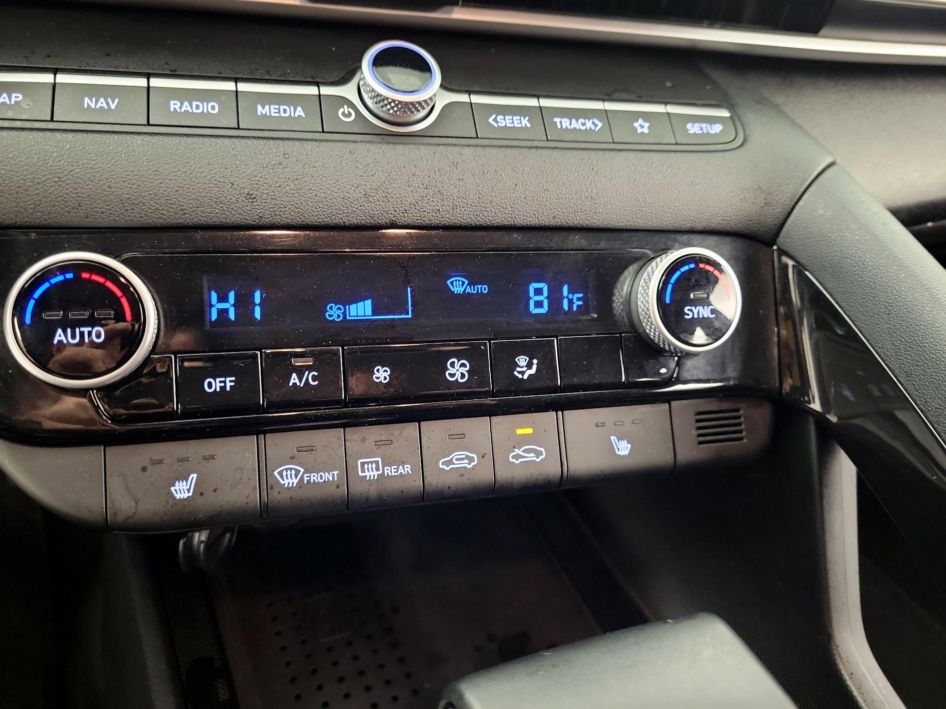 Thumbnail: 2023 Hyundai Elantra - 17