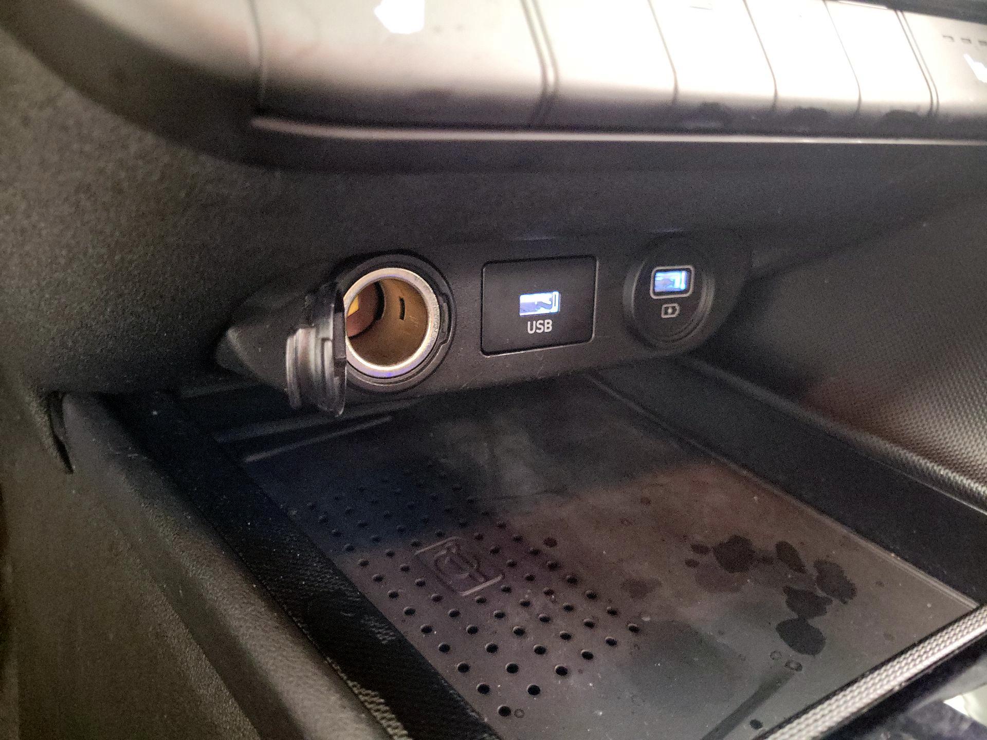 Thumbnail: 2023 Hyundai Elantra - 19